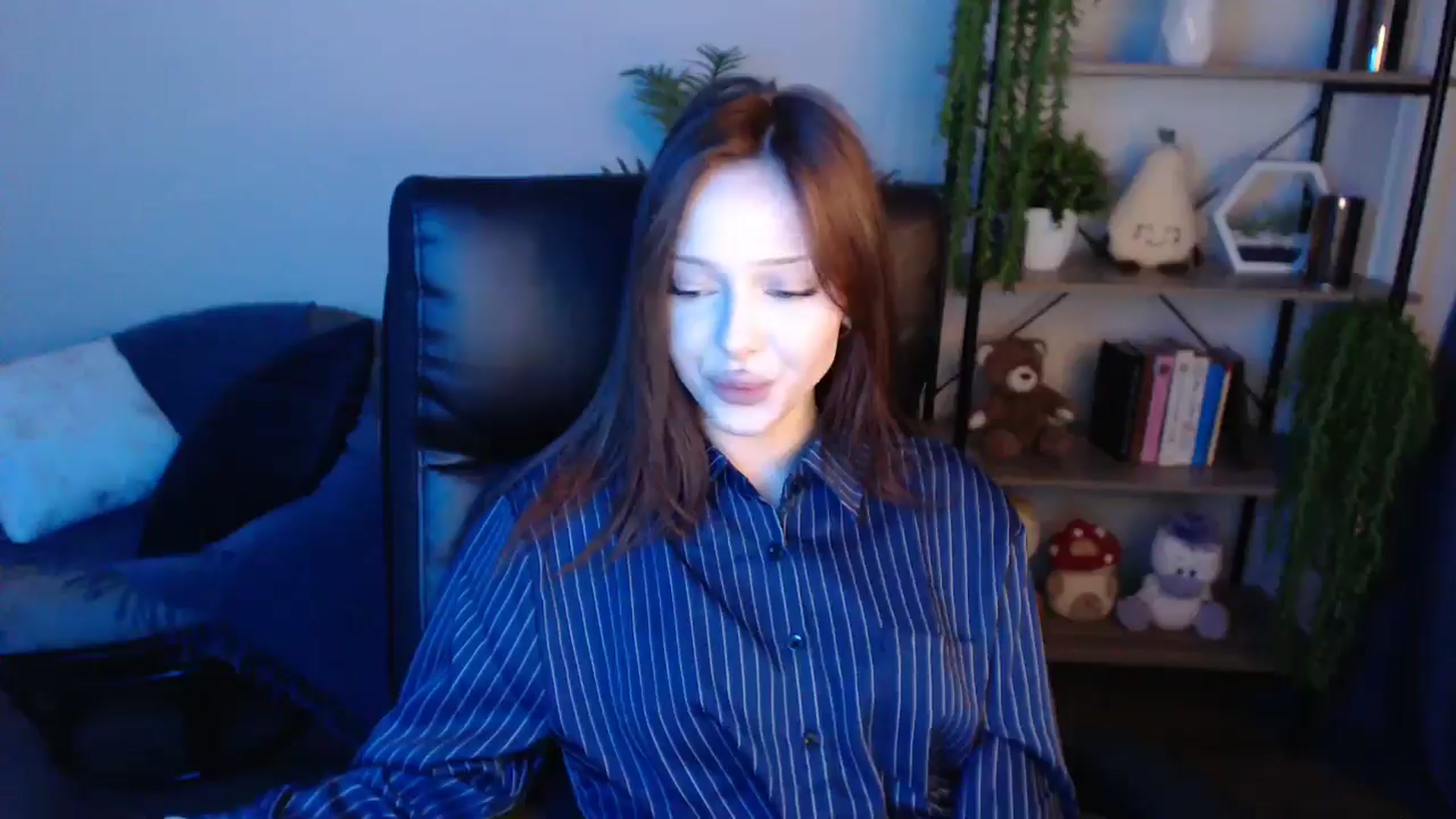 Gallery image thumbnail from KateManelli's myfreecams stream on, 04/30/2025, 10:43 image 16 of 20