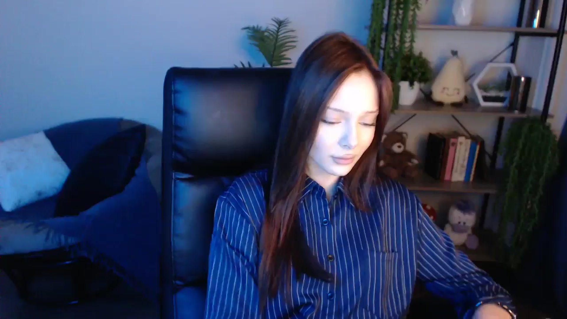 Gallery image thumbnail from KateManelli's myfreecams stream on, 04/30/2025, 10:43 image 18 of 20