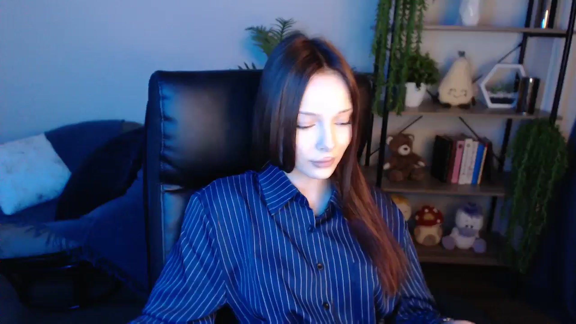 Gallery image thumbnail from KateManelli's myfreecams stream on, 04/30/2025, 10:43 image 10 of 20