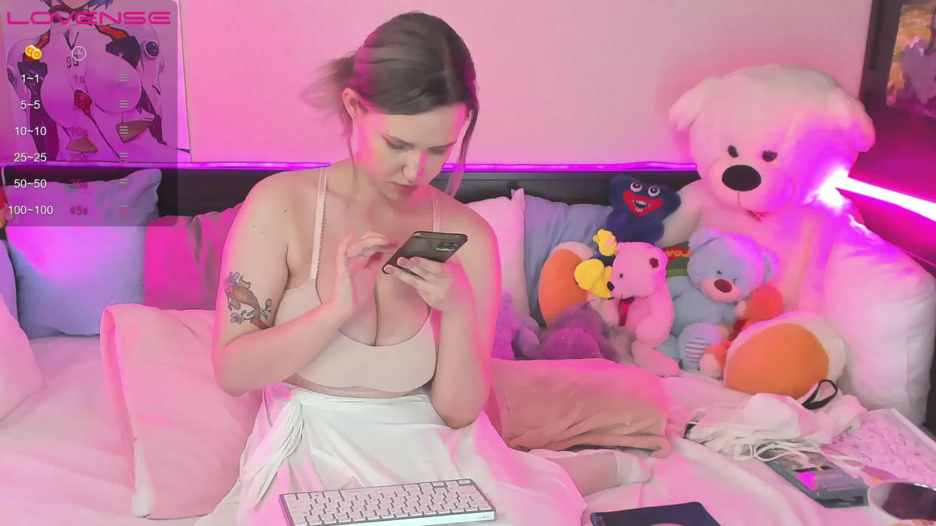 Gallery image thumbnail from KateMao's myfreecams stream on, 04/08/2023, 10:24 image 3 of 20