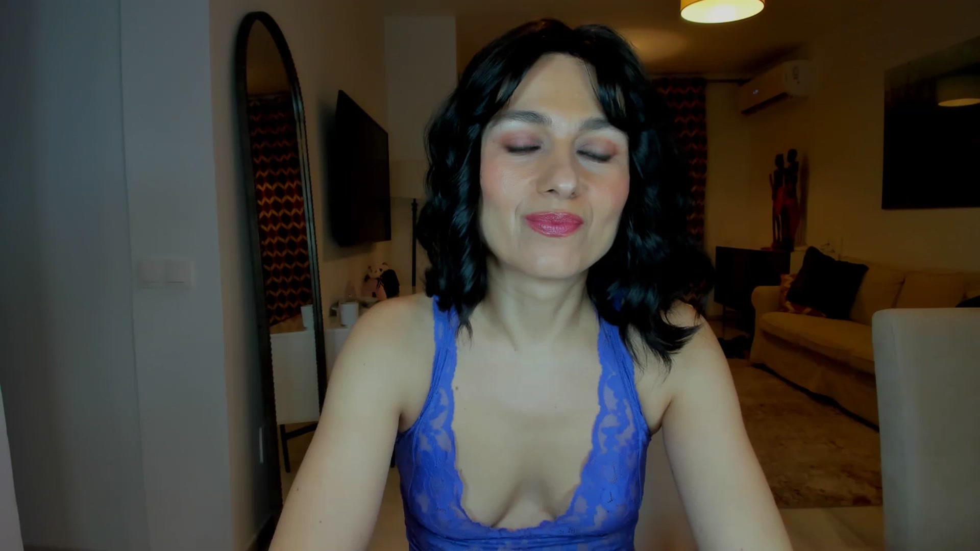 Gallery image thumbnail from KateMirage's myfreecams stream on, 01/03/2026, 24:34 image 17 of 20