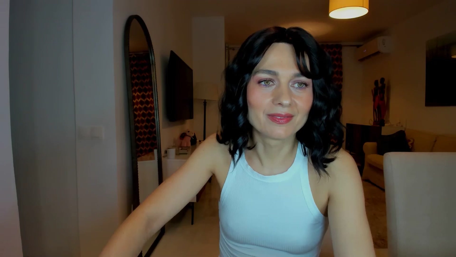 Gallery image thumbnail from KateMirage's myfreecams stream on, 01/06/2026, 24:05 image 16 of 20