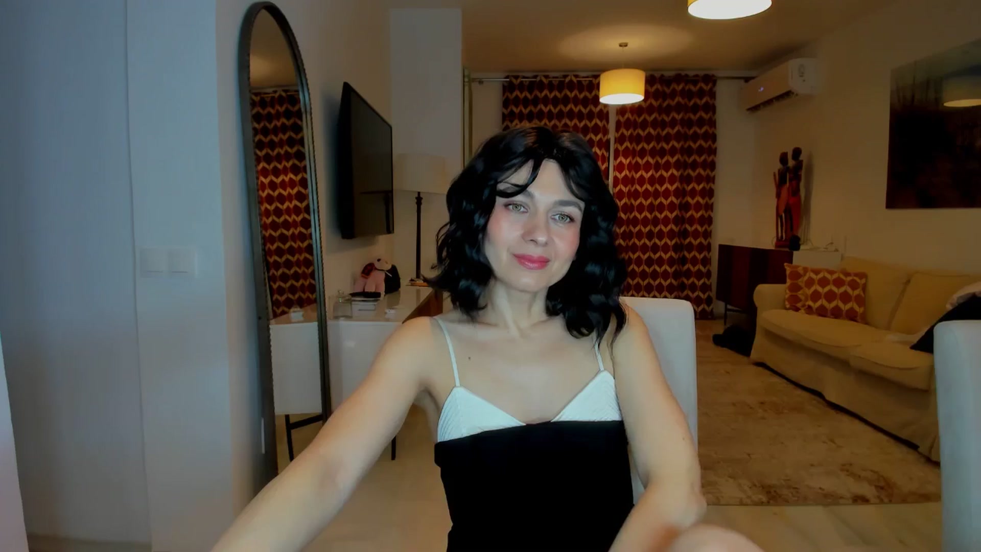 Gallery image thumbnail from KateMirage's myfreecams stream on, 01/26/2026, 21:39 image 16 of 20