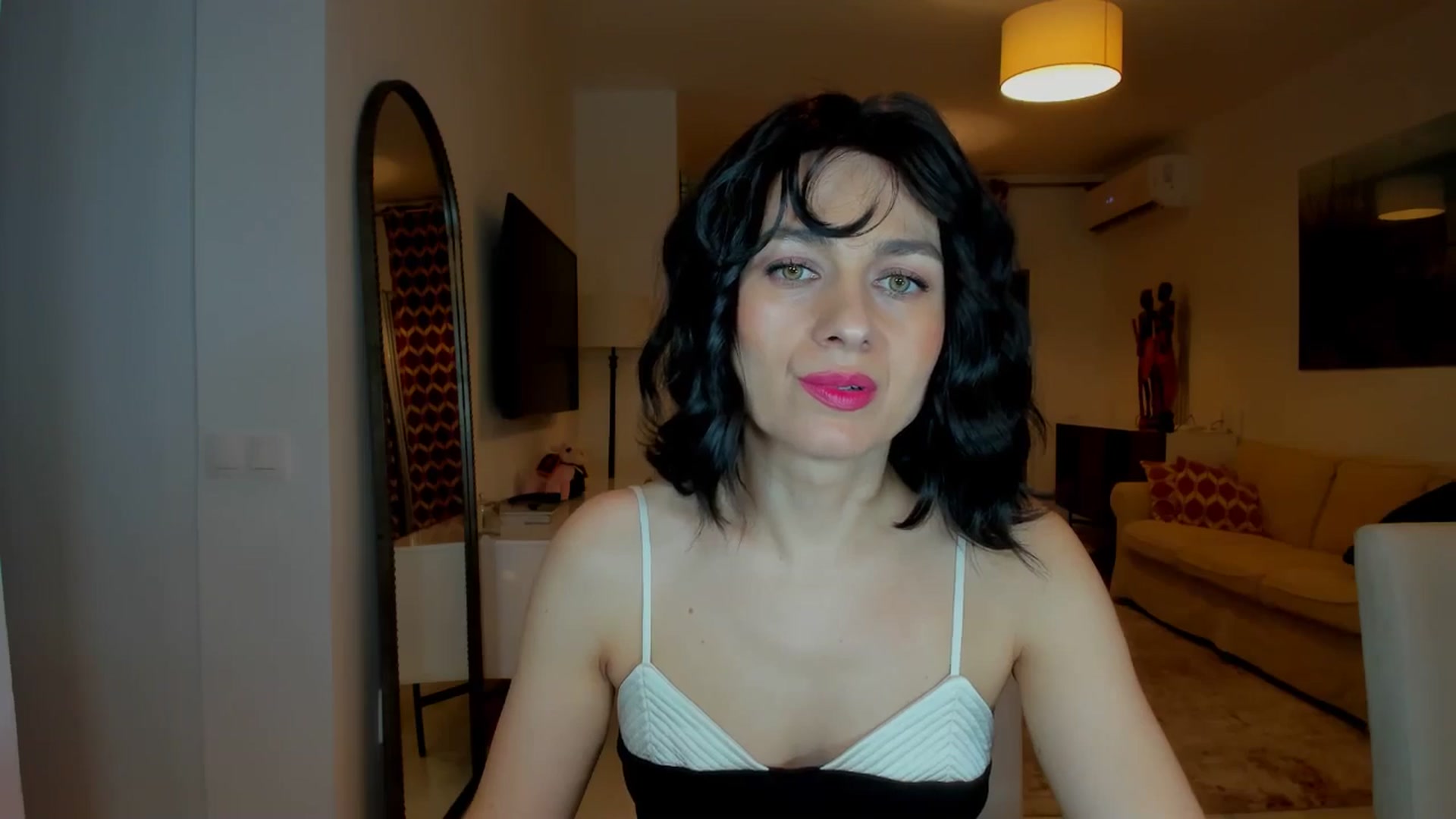 Gallery image thumbnail from KateMirage's myfreecams stream on, 02/01/2026, 21:51 image 18 of 20