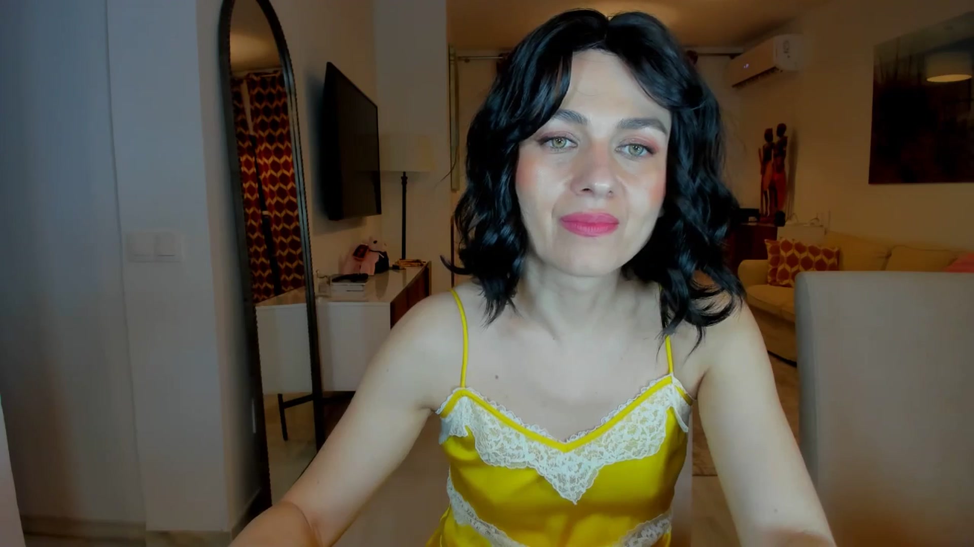 Gallery image thumbnail from KateMirage's myfreecams stream on, 02/05/2026, 23:51 image 18 of 20