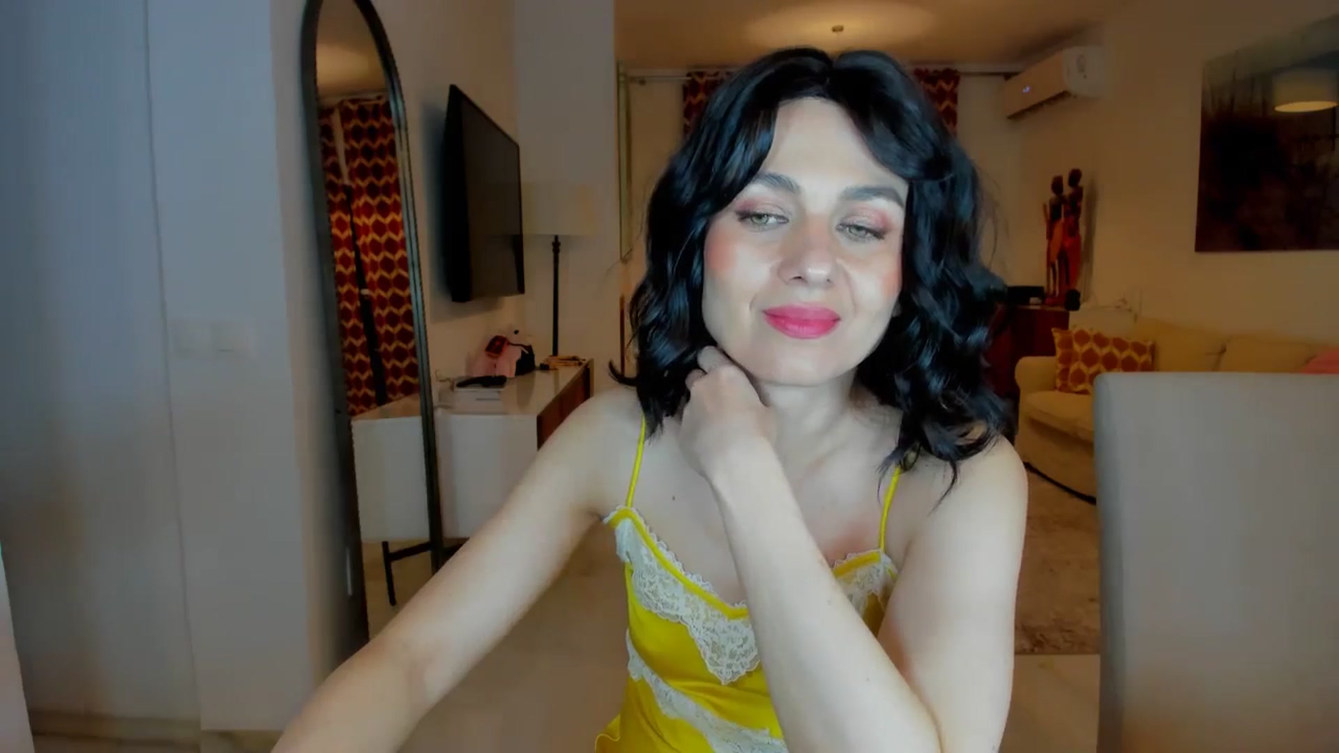 Gallery image thumbnail from KateMirage's myfreecams stream on, 02/05/2026, 23:51 image 17 of 20