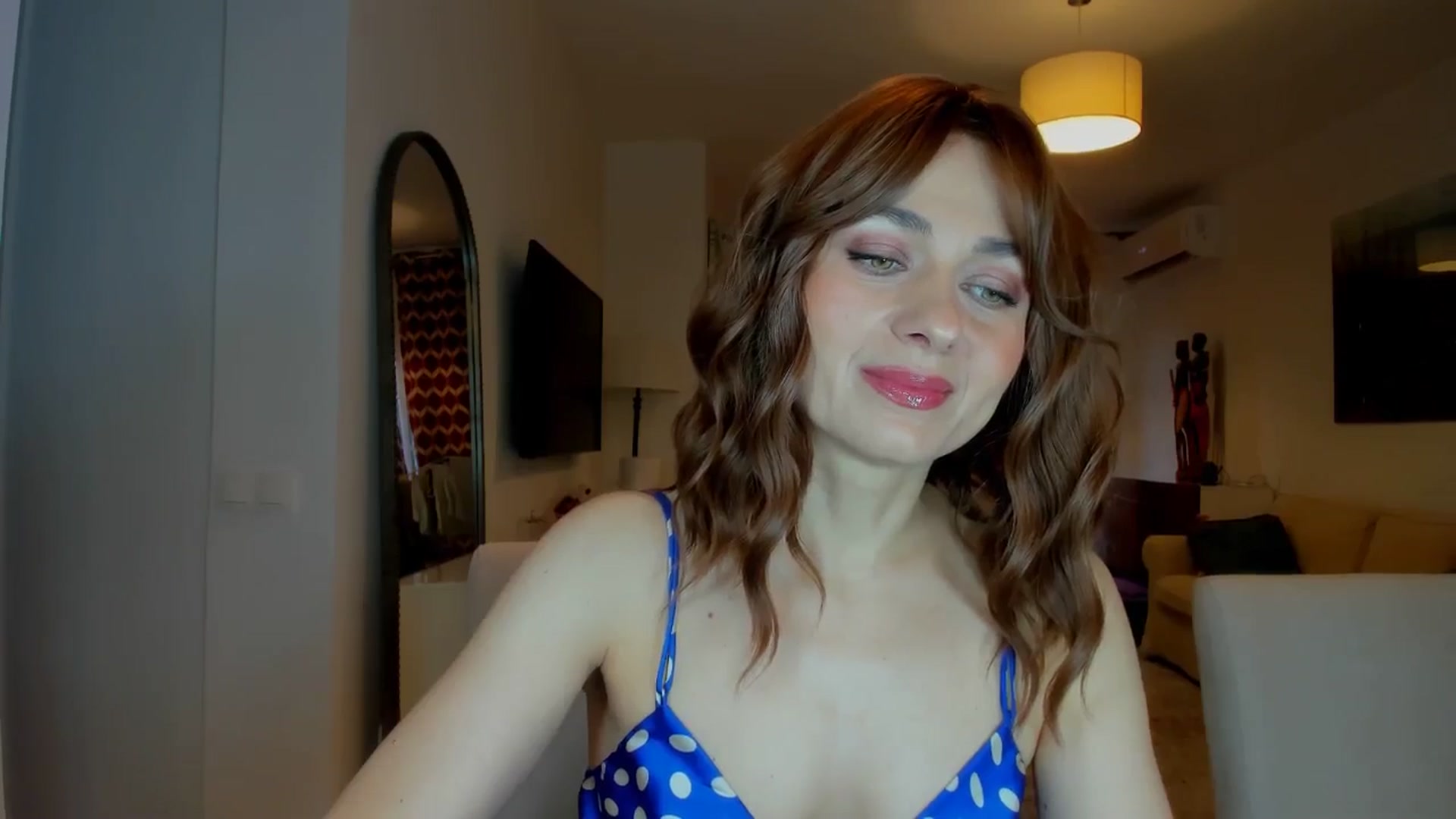 Gallery image thumbnail from KateMirage's myfreecams stream on, 04/13/2026, 18:35 image 16 of 20