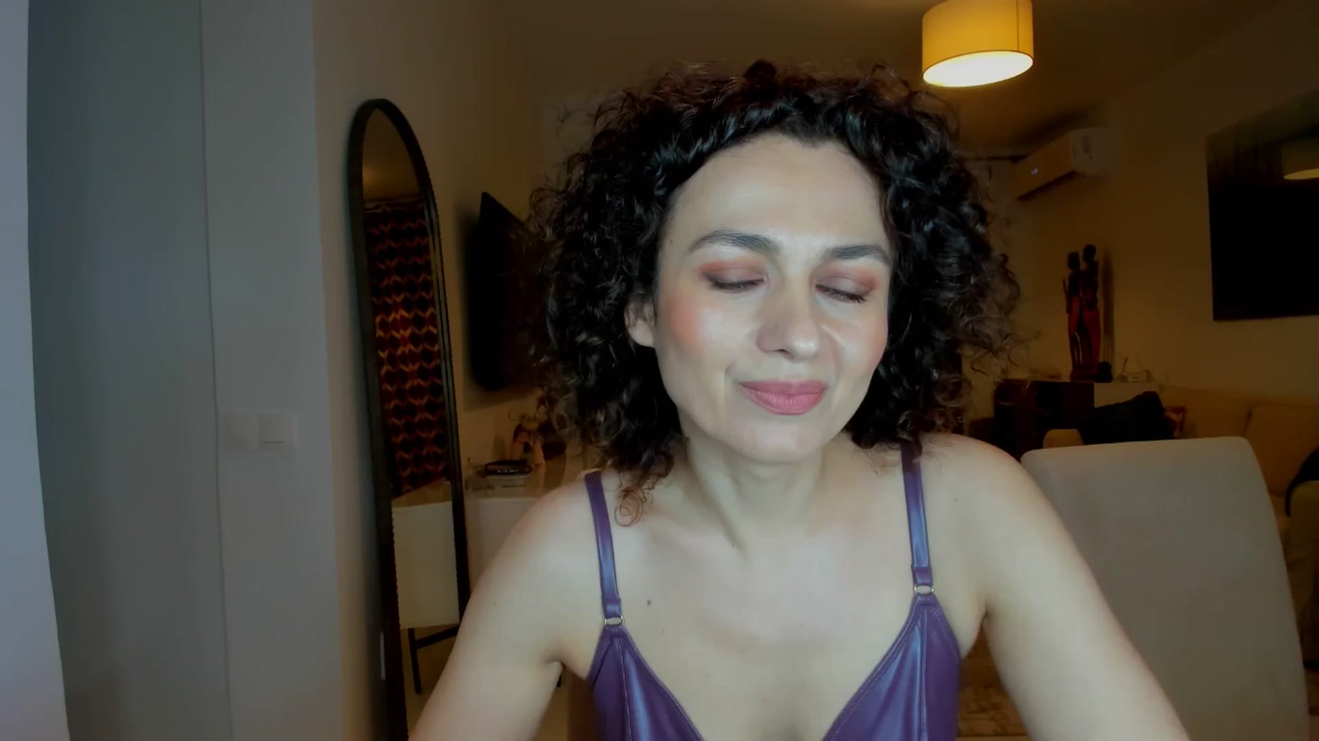 Gallery image thumbnail from KateMirage's myfreecams stream on, 05/05/2026, 23:58 image 1 of 20