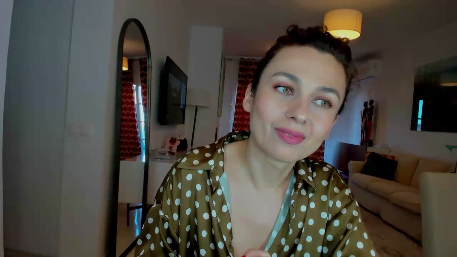 Gallery image thumbnail from KateMirage's myfreecams stream on, 05/21/2026, 17:52 image 4 of 20