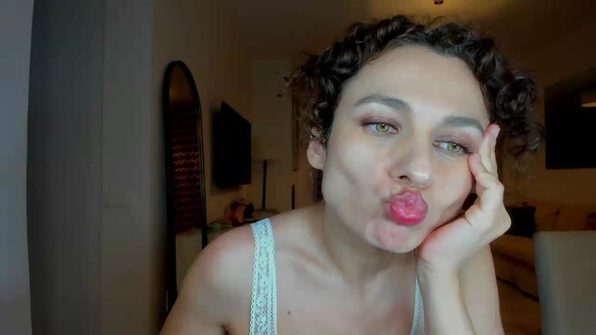 Gallery image thumbnail from KateMirage's myfreecams stream on, 06/21/2026, 20:06 image 9 of 20