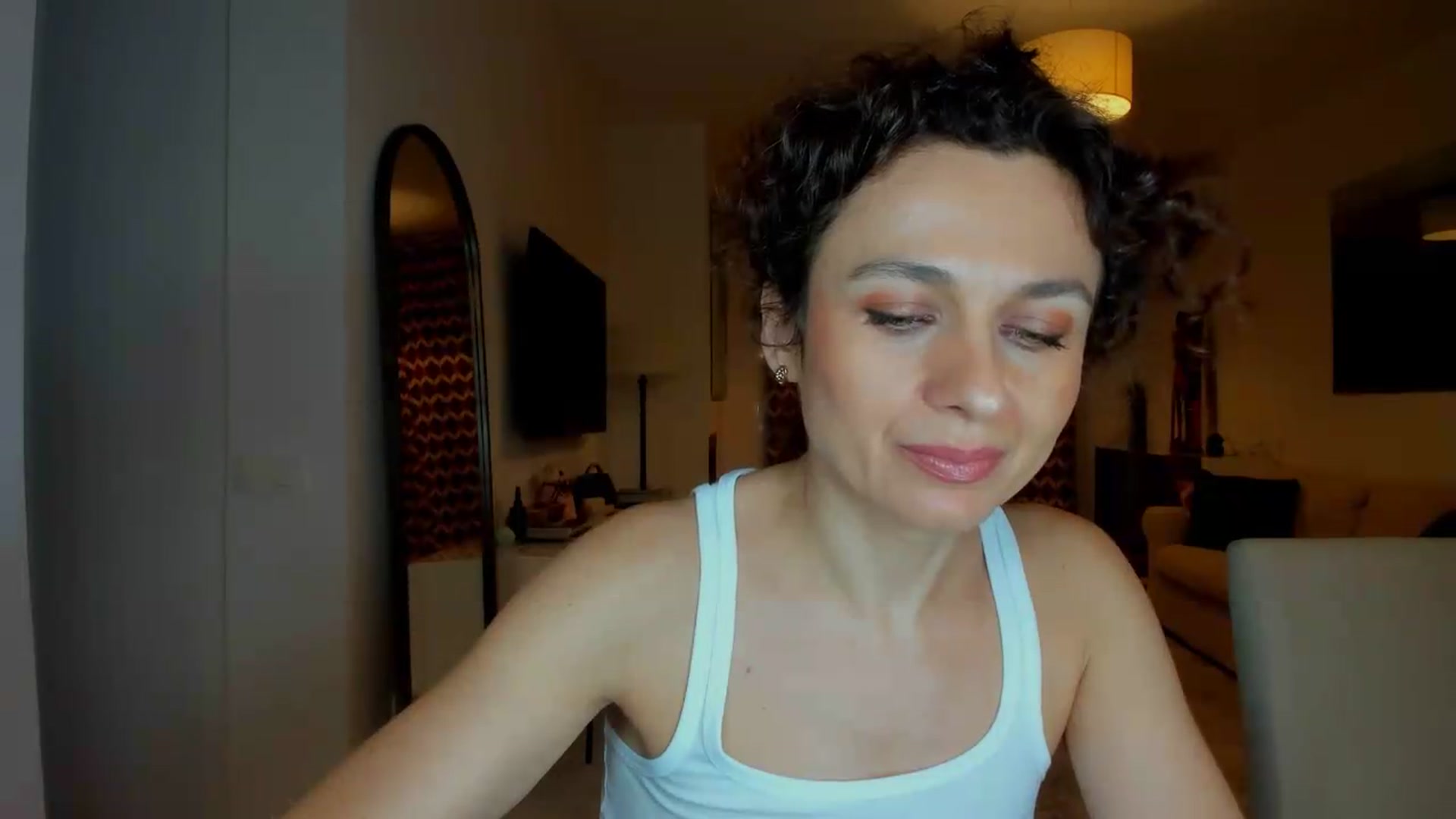 Gallery image thumbnail from KateMirage's myfreecams stream on, 08/16/2026, 20:05 image 17 of 20