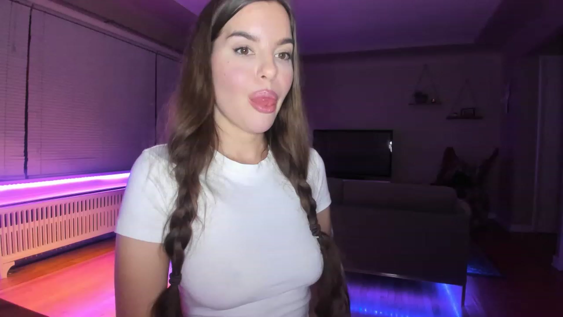 Gallery image thumbnail from KateNova's myfreecams stream on, 02/28/2023, 06:12 image 17 of 20