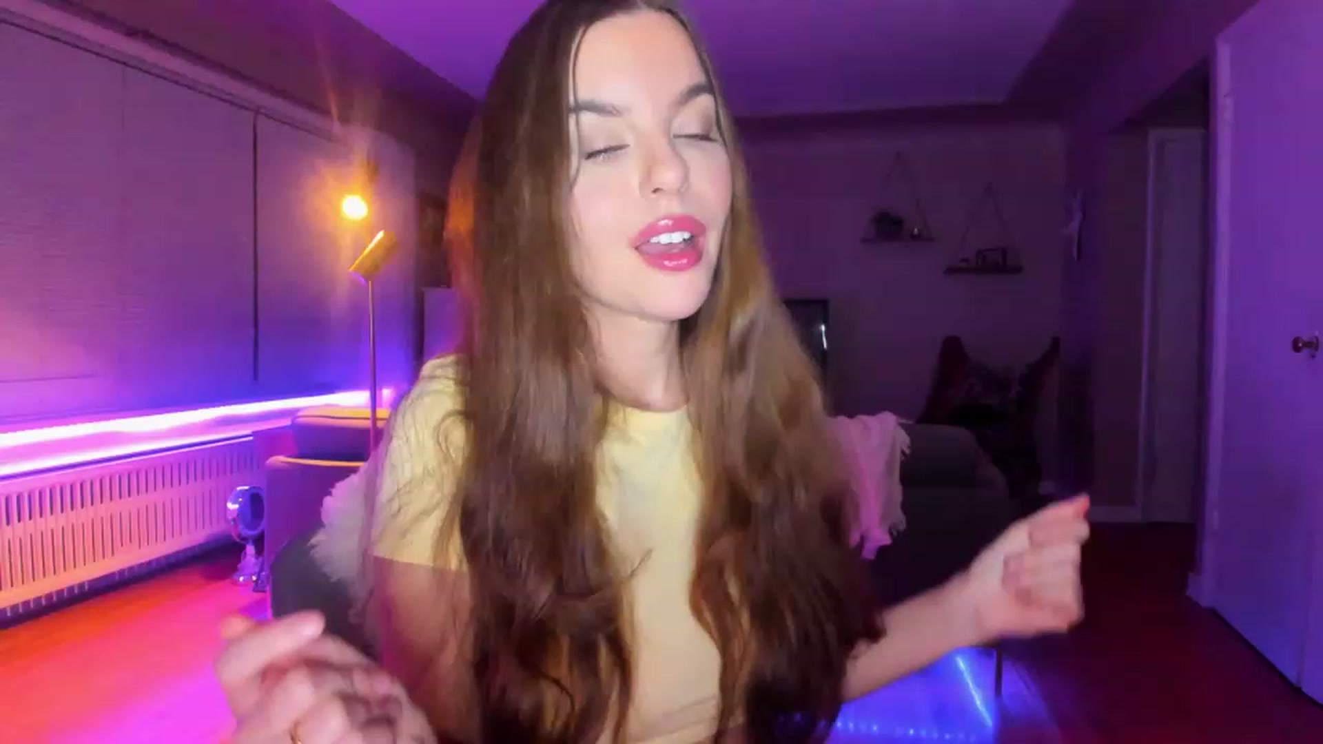 Gallery image thumbnail from KateNova's myfreecams stream on, 03/08/2023, 05:45 image 1 of 20
