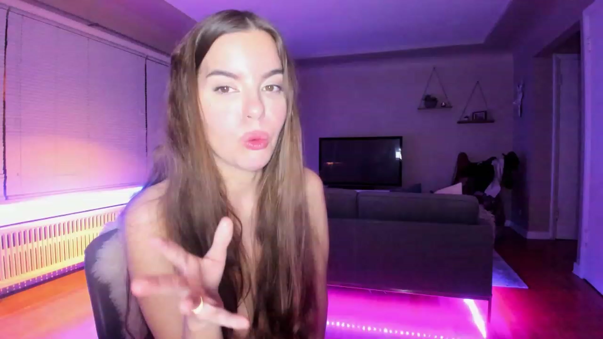 Gallery image thumbnail from KateNova's myfreecams stream on, 03/29/2023, 07:04 image 17 of 20