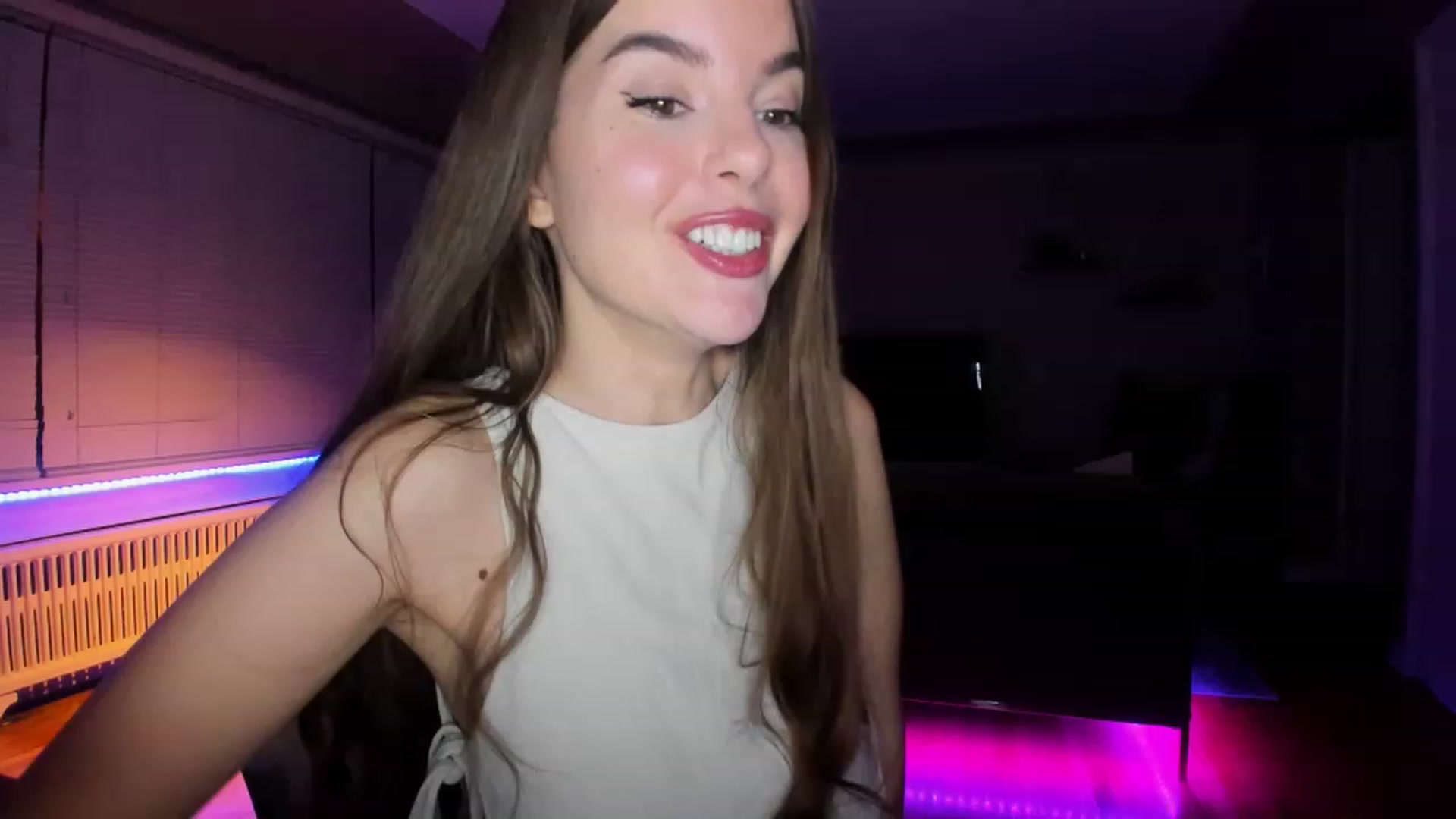 Gallery image thumbnail from KateNova's myfreecams stream on, 04/01/2023, 03:45 image 10 of 20