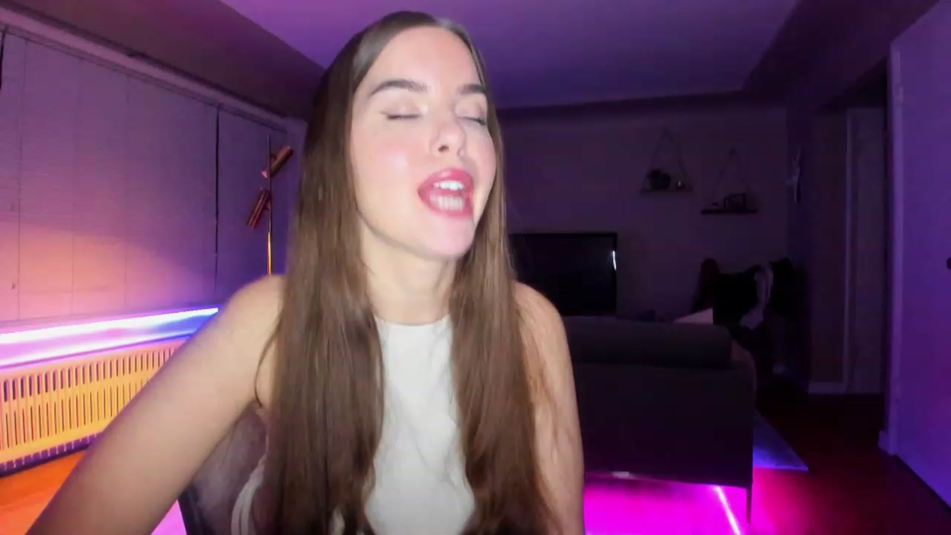 Gallery image thumbnail from KateNova's myfreecams stream on, 04/01/2023, 03:45 image 2 of 20