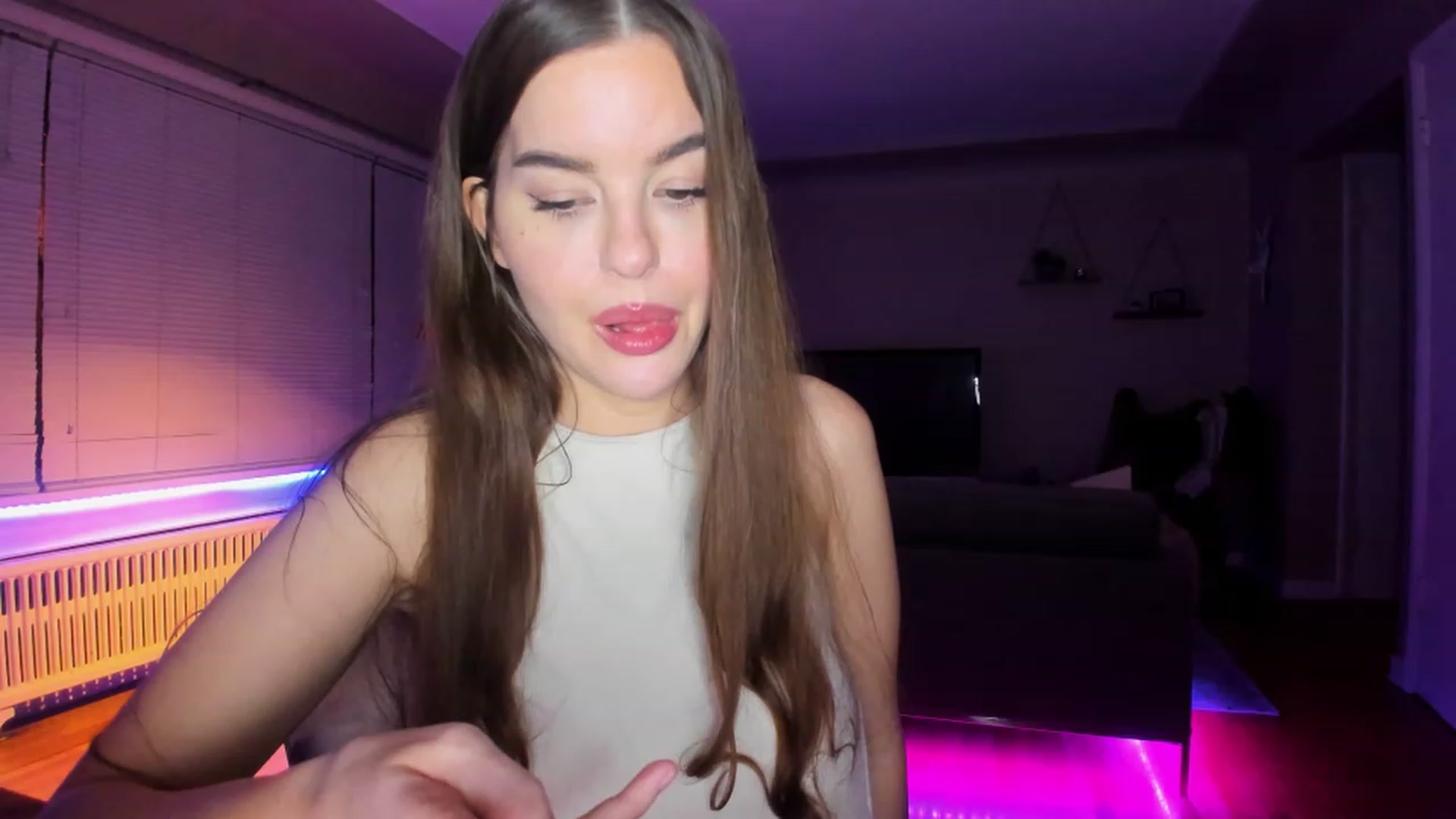 Gallery image thumbnail from KateNova's myfreecams stream on, 04/01/2023, 03:45 image 14 of 20