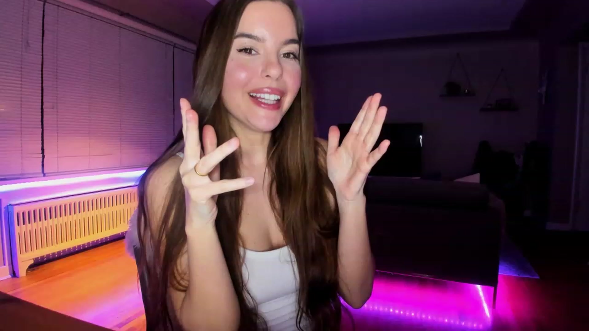 Gallery image thumbnail from KateNova's myfreecams stream on, 04/05/2023, 05:32 image 3 of 20