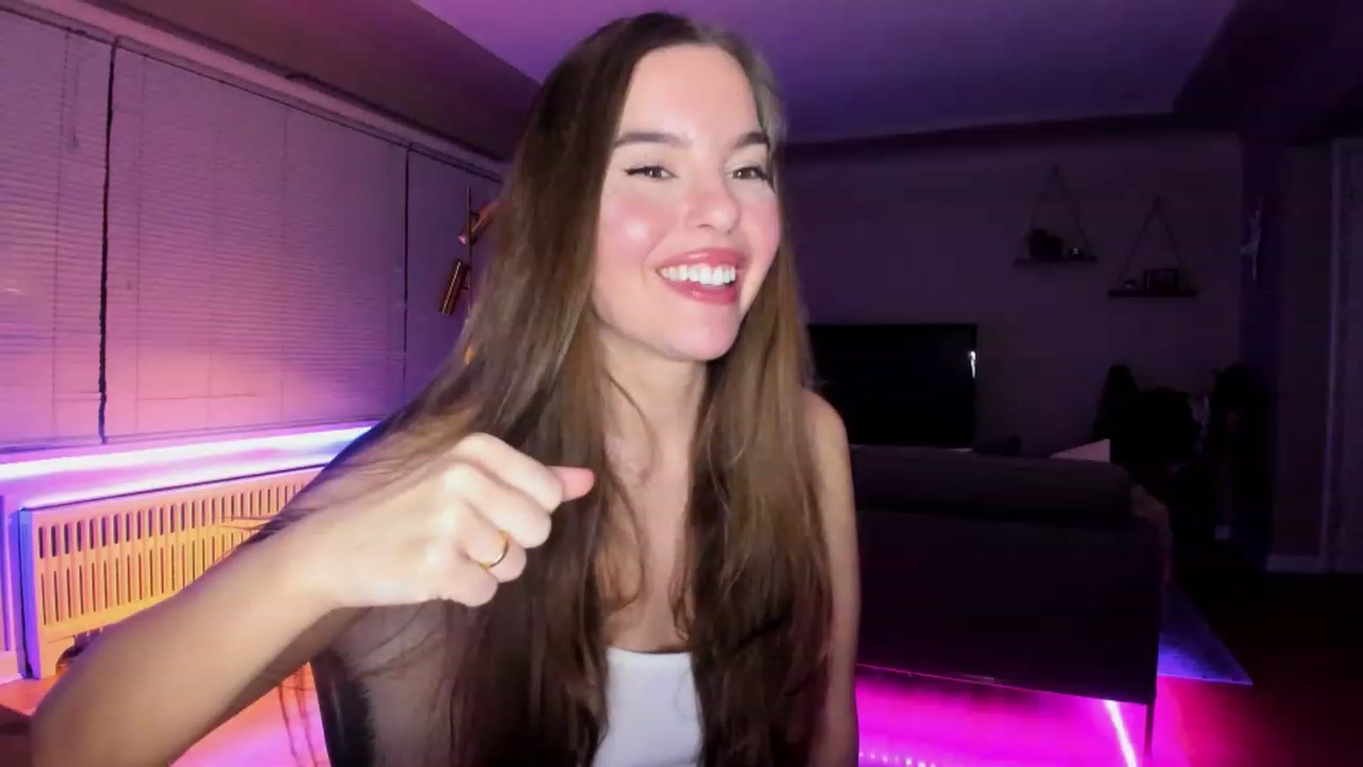 Gallery image thumbnail from KateNova's myfreecams stream on, 04/05/2023, 05:32 image 10 of 20