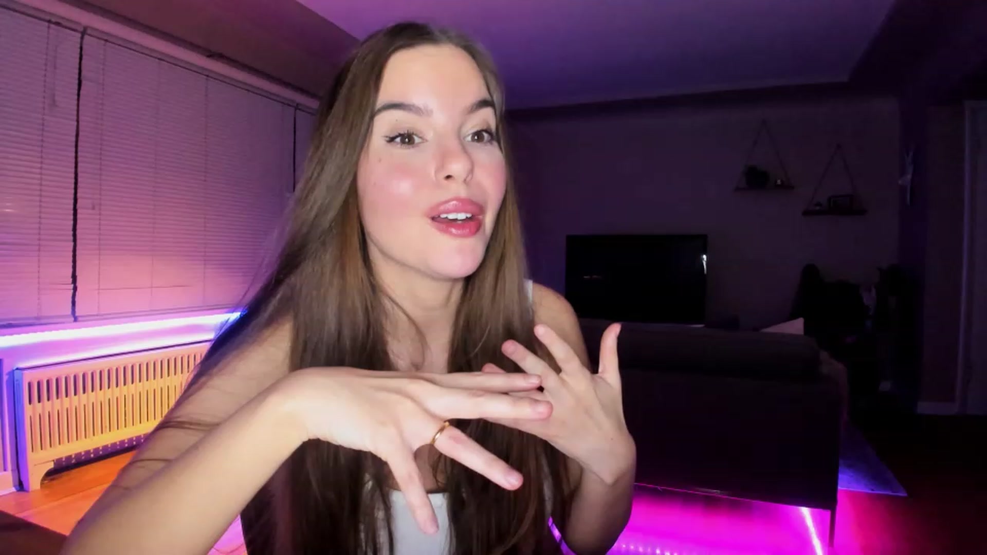 Gallery image thumbnail from KateNova's myfreecams stream on, 04/05/2023, 05:32 image 11 of 20
