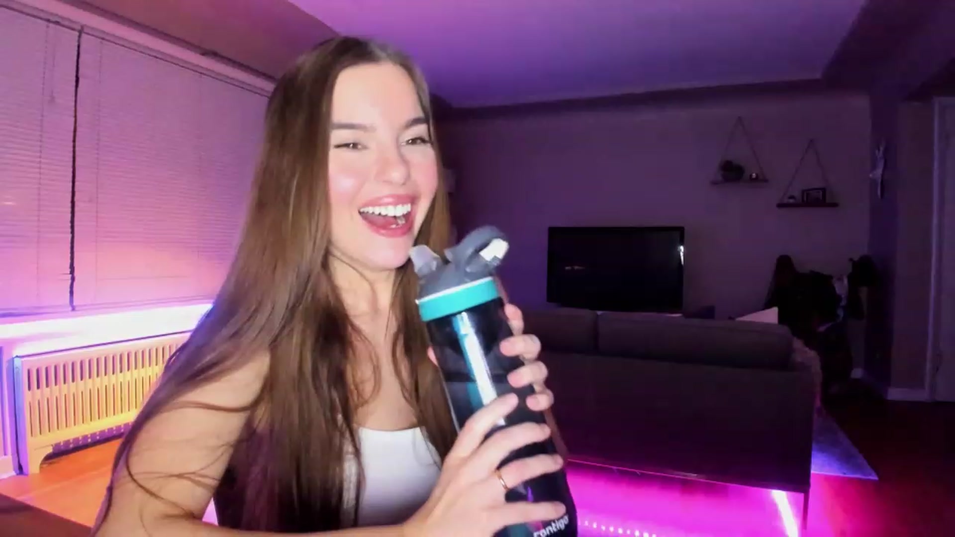 Gallery image thumbnail from KateNova's myfreecams stream on, 04/05/2023, 05:32 image 6 of 20