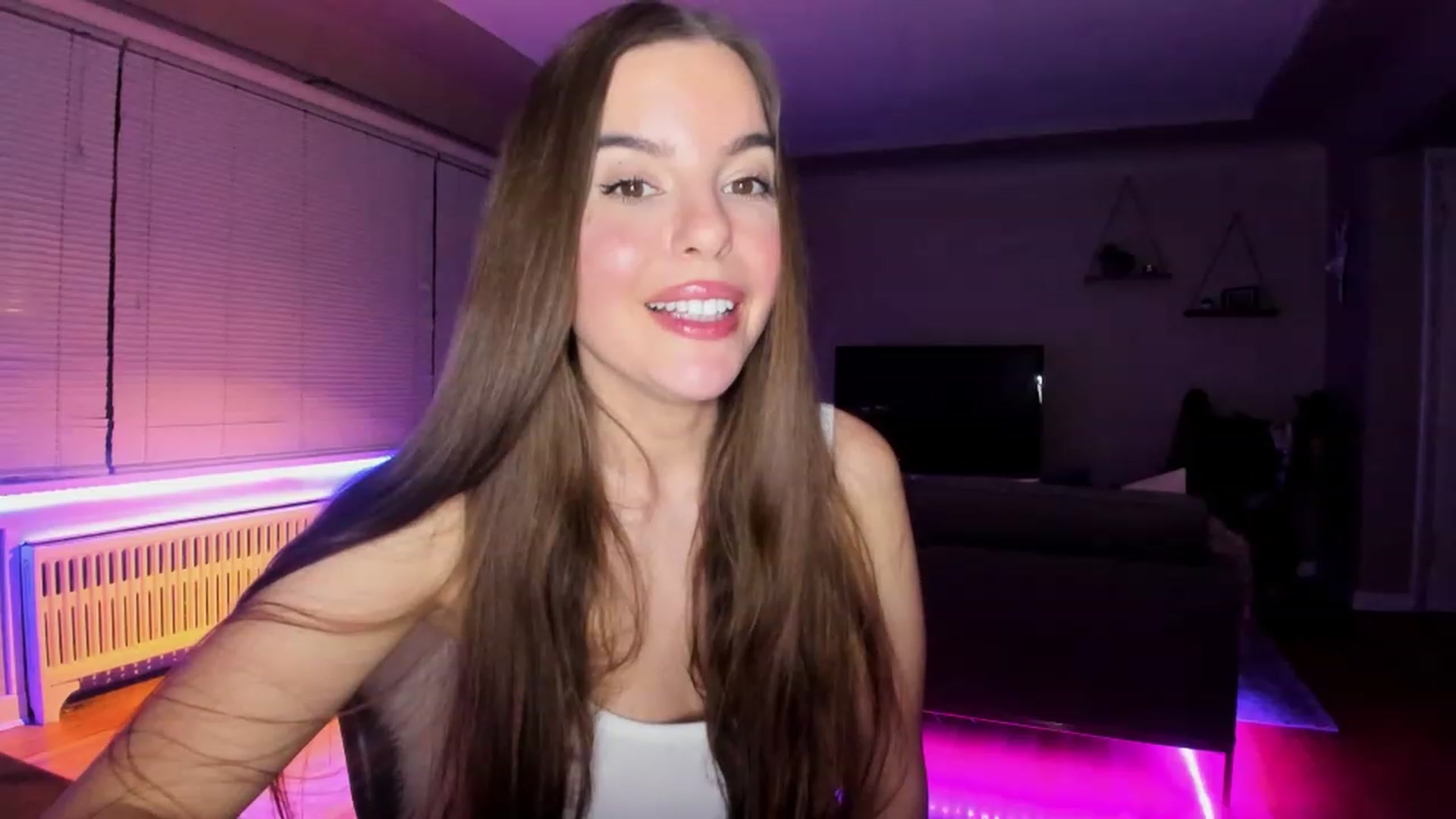 Gallery image thumbnail from KateNova's myfreecams stream on, 04/05/2023, 05:32 image 8 of 20