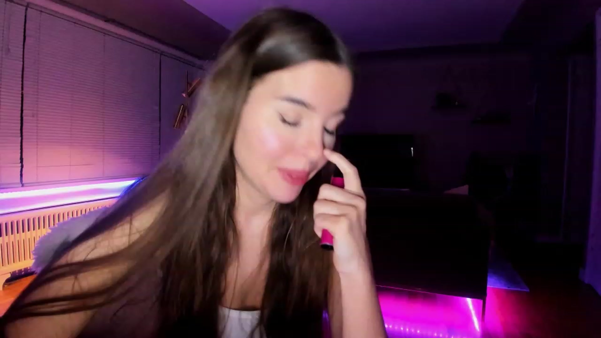 Gallery image thumbnail from KateNova's myfreecams stream on, 04/05/2023, 07:19 image 18 of 20