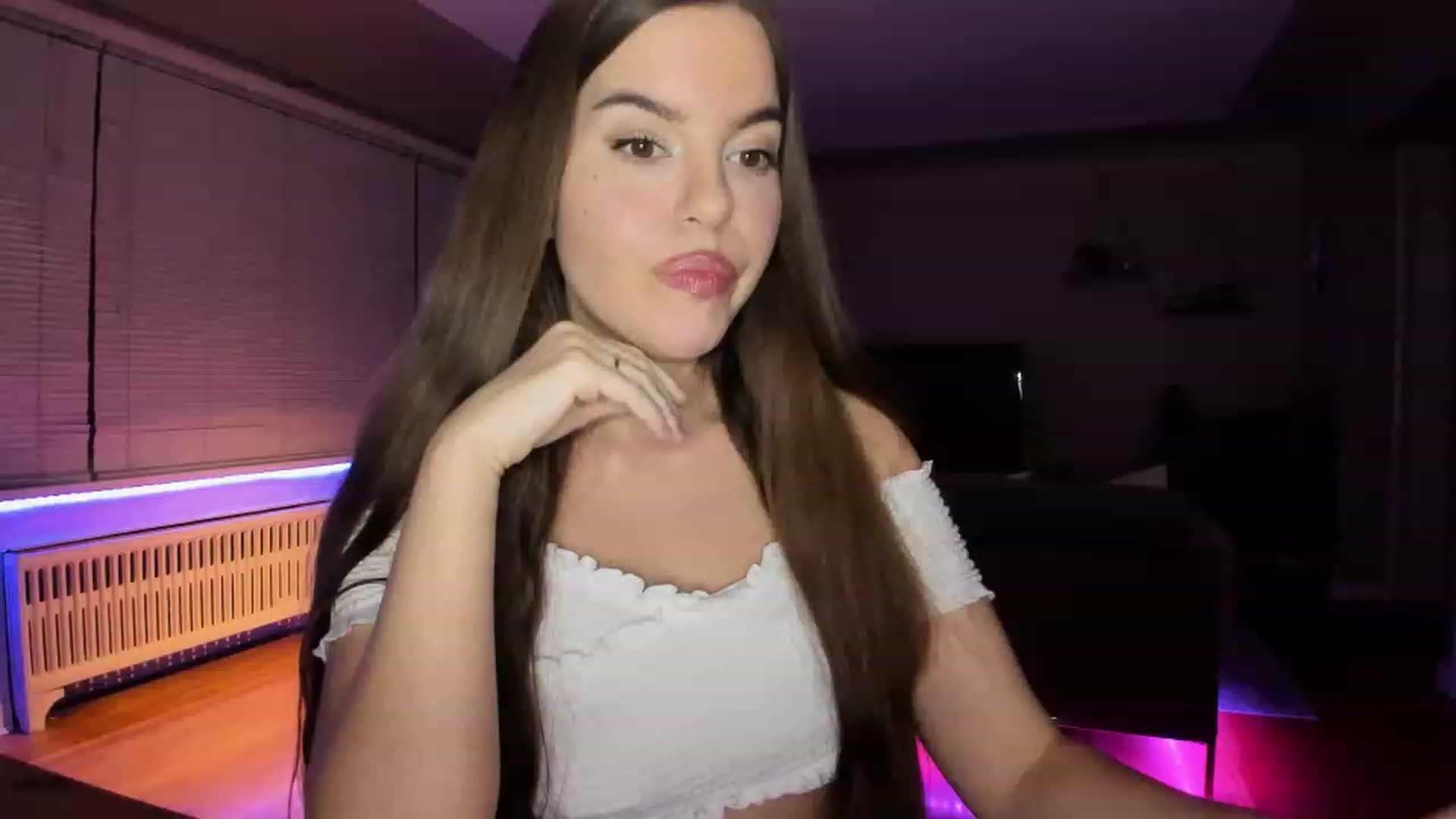 Gallery image thumbnail from KateNova's myfreecams stream on, 04/07/2023, 04:37 image 2 of 20