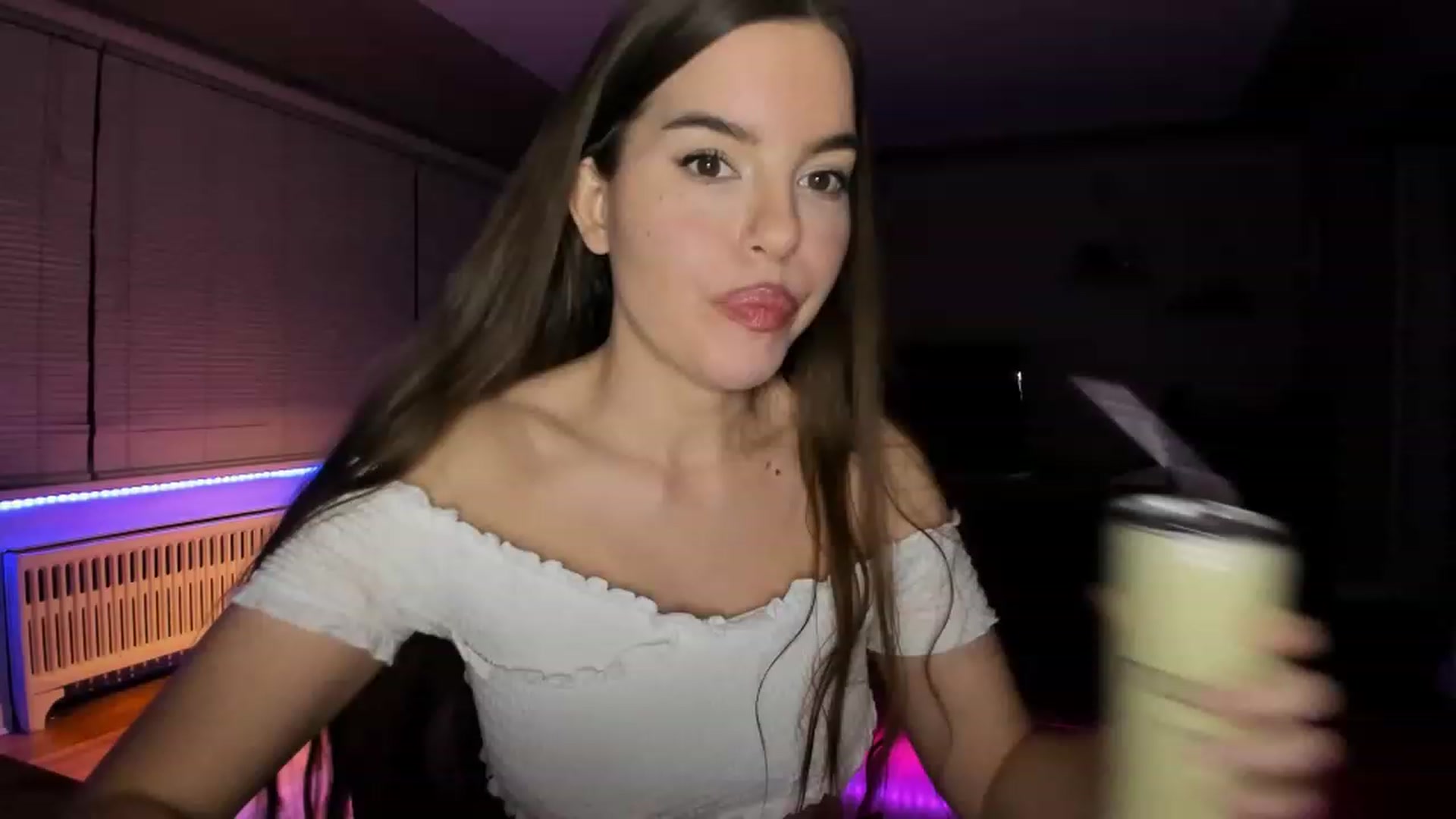 Gallery image thumbnail from KateNova's myfreecams stream on, 04/07/2023, 04:37 image 15 of 20