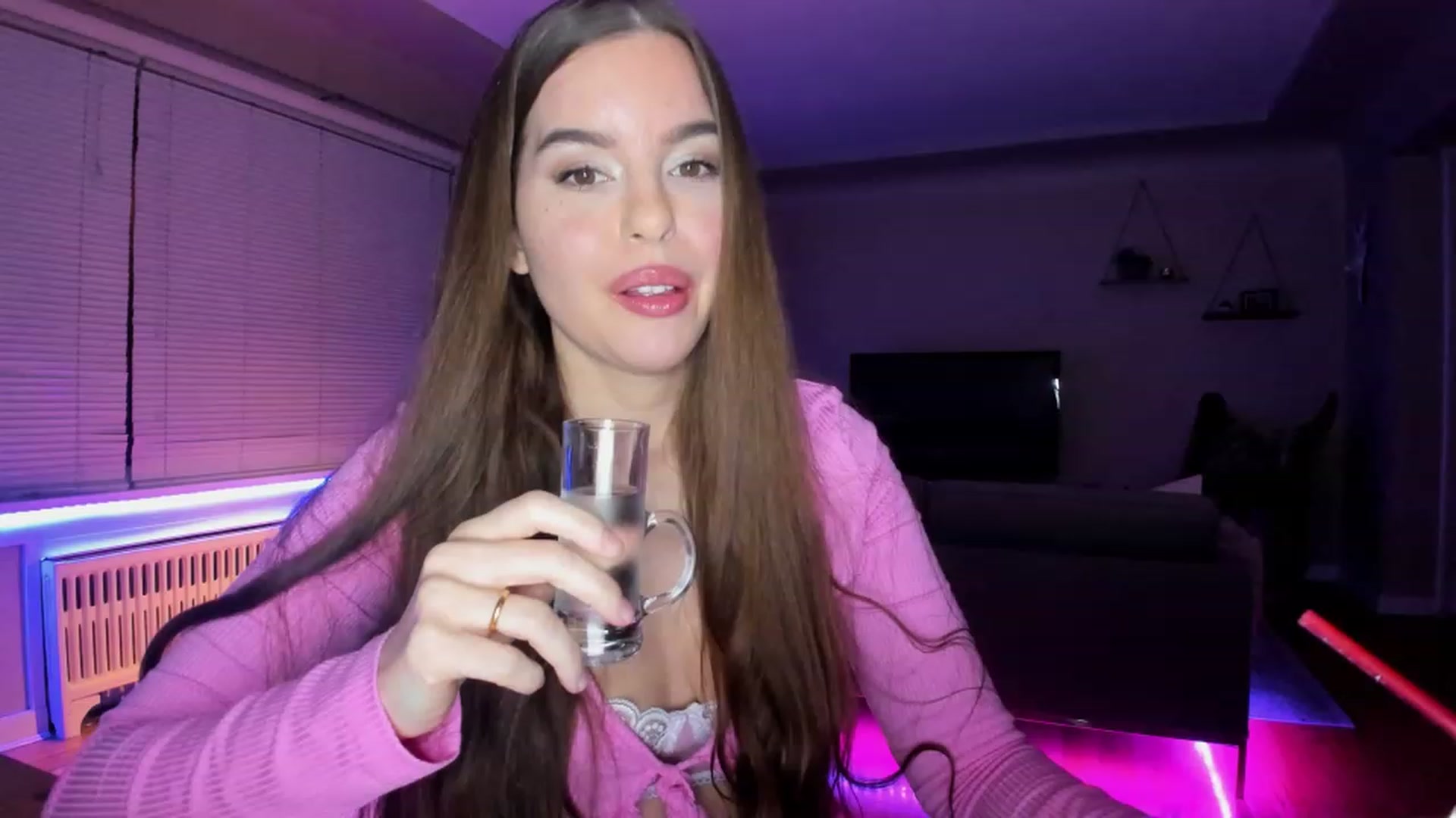 Gallery image thumbnail from KateNova's myfreecams stream on, 04/29/2023, 06:00 image 12 of 20