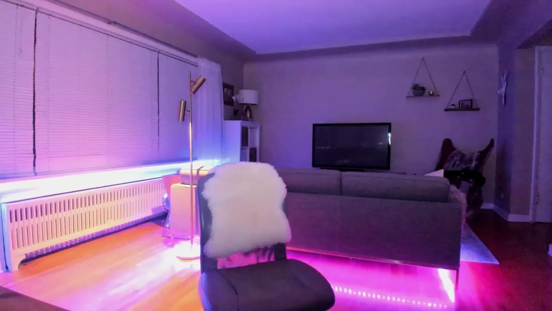 Gallery image thumbnail from KateNova's myfreecams stream on, 04/29/2023, 06:00 image 10 of 20