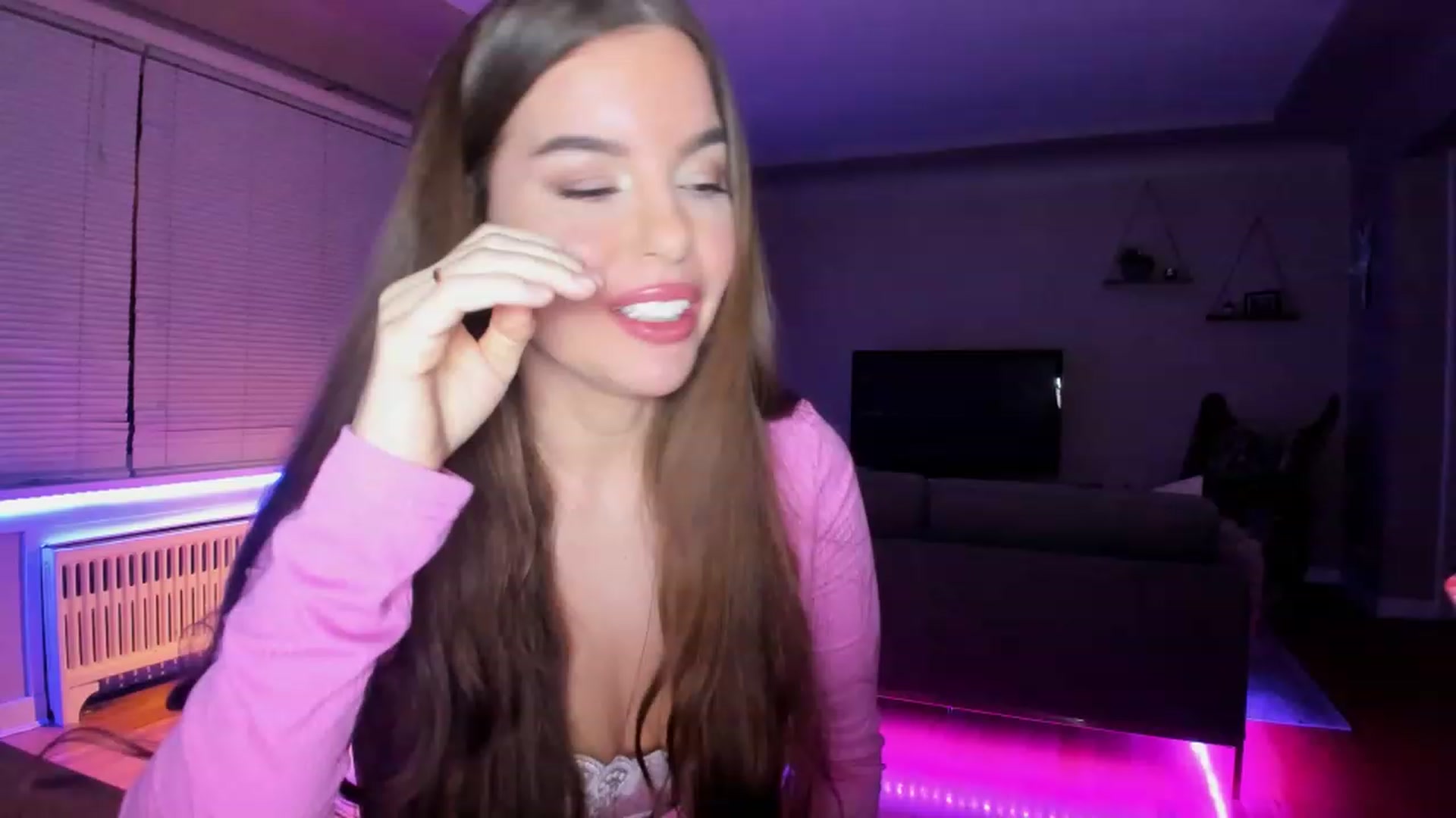 Gallery image thumbnail from KateNova's myfreecams stream on, 04/29/2023, 06:00 image 17 of 20