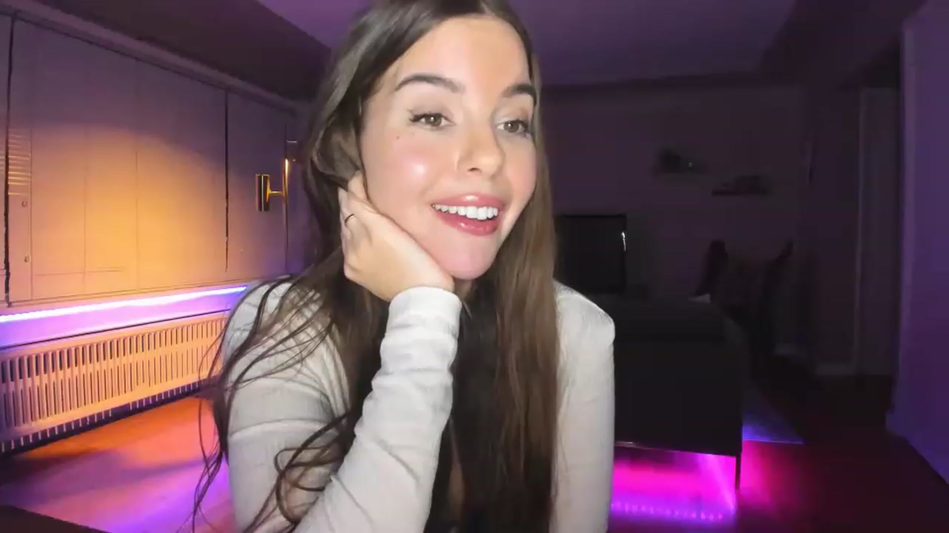 Gallery image thumbnail from KateNova's myfreecams stream on, 05/10/2023, 04:33 image 13 of 20