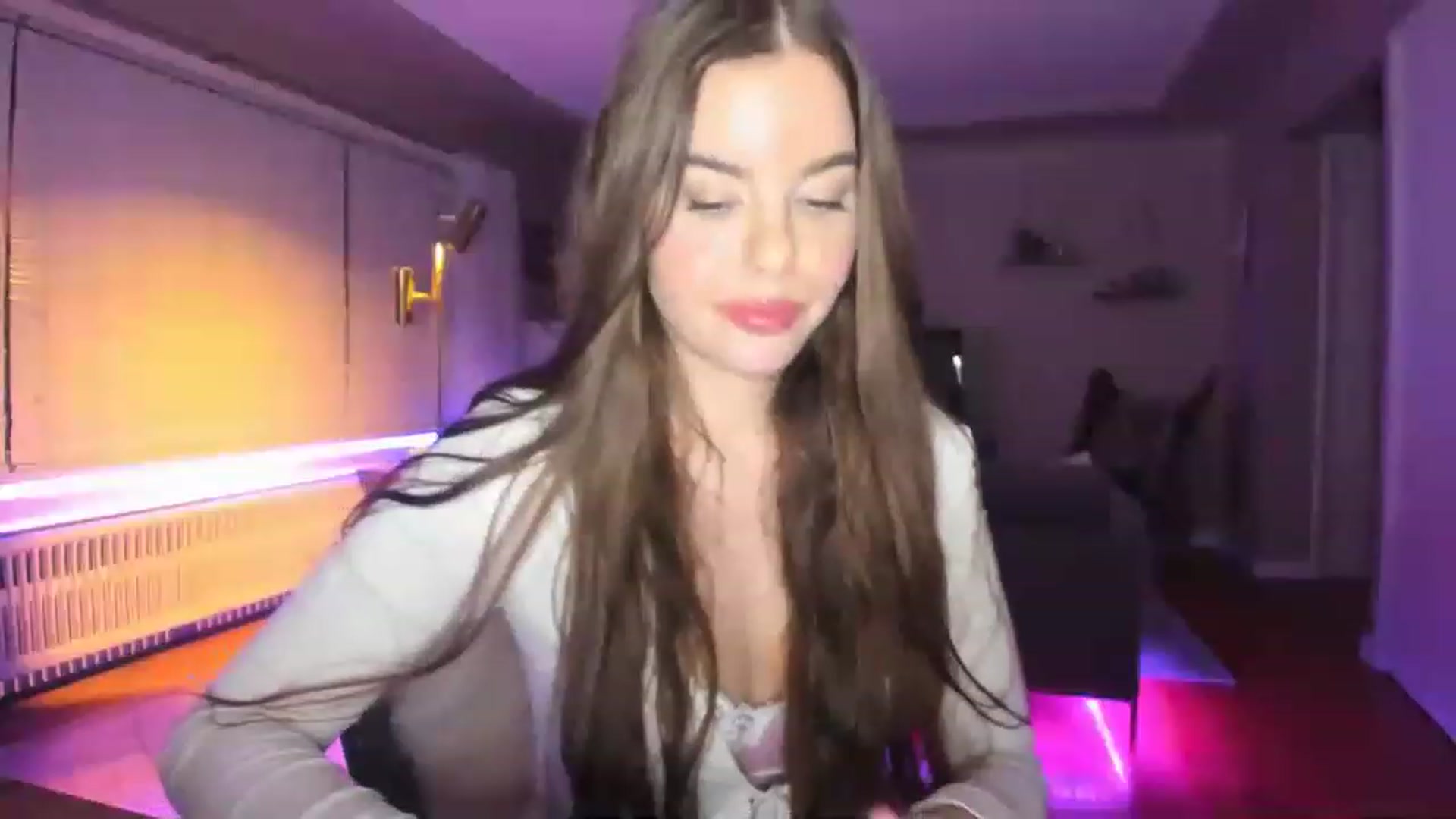 Gallery image thumbnail from KateNova's myfreecams stream on, 05/10/2023, 04:33 image 15 of 20