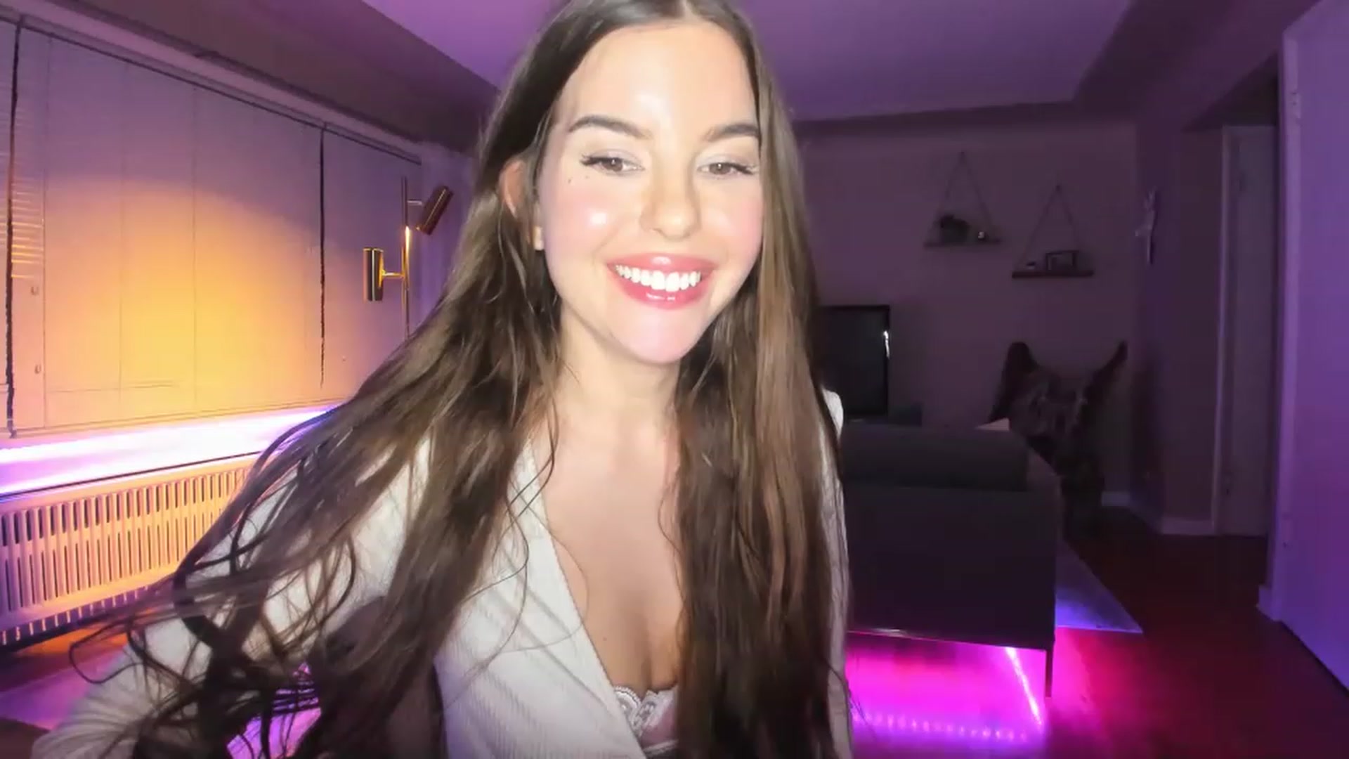 Gallery image thumbnail from KateNova's myfreecams stream on, 05/10/2023, 04:33 image 17 of 20