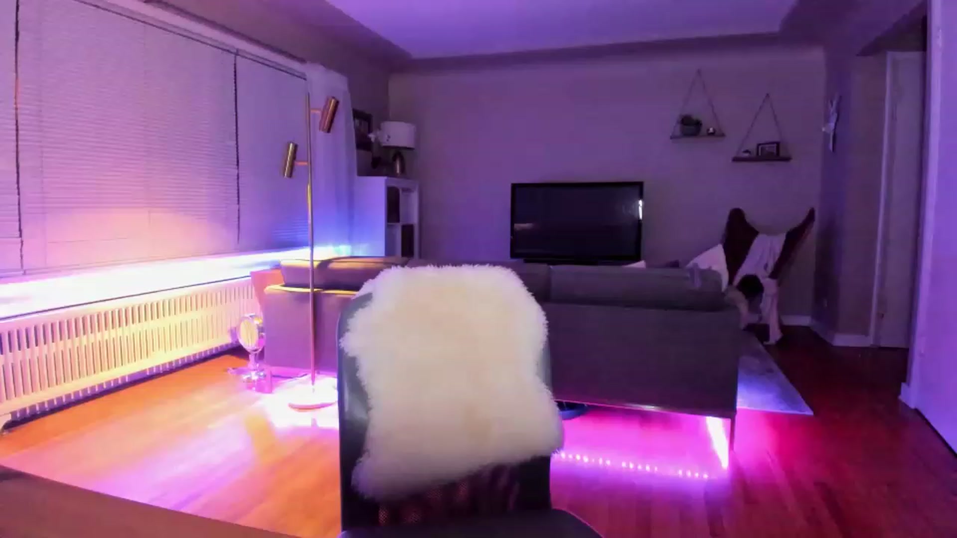 Gallery image thumbnail from KateNova's myfreecams stream on, 06/01/2023, 06:24 image 10 of 20