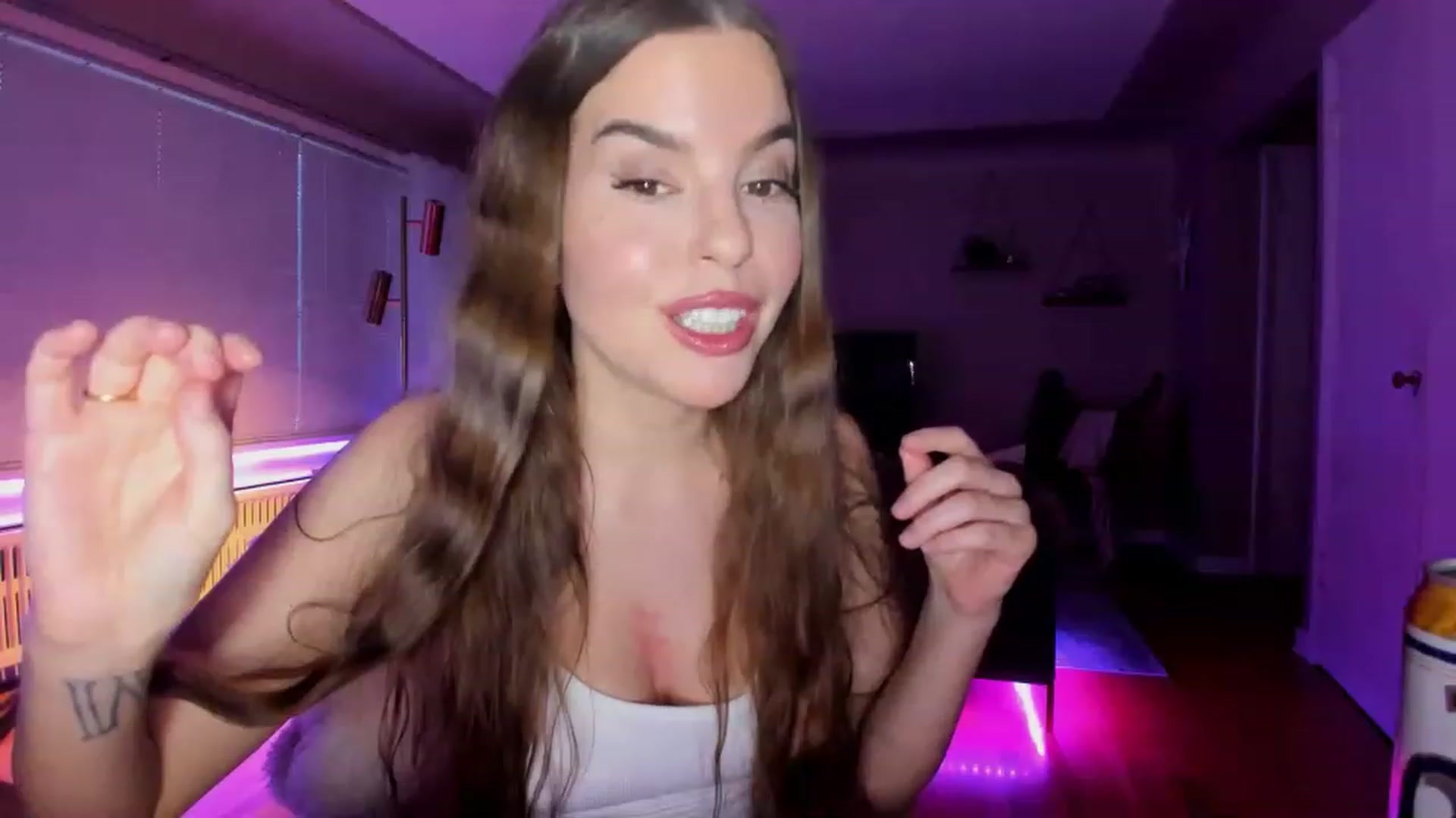 Gallery image thumbnail from KateNova's myfreecams stream on, 06/21/2023, 04:47 image 5 of 20