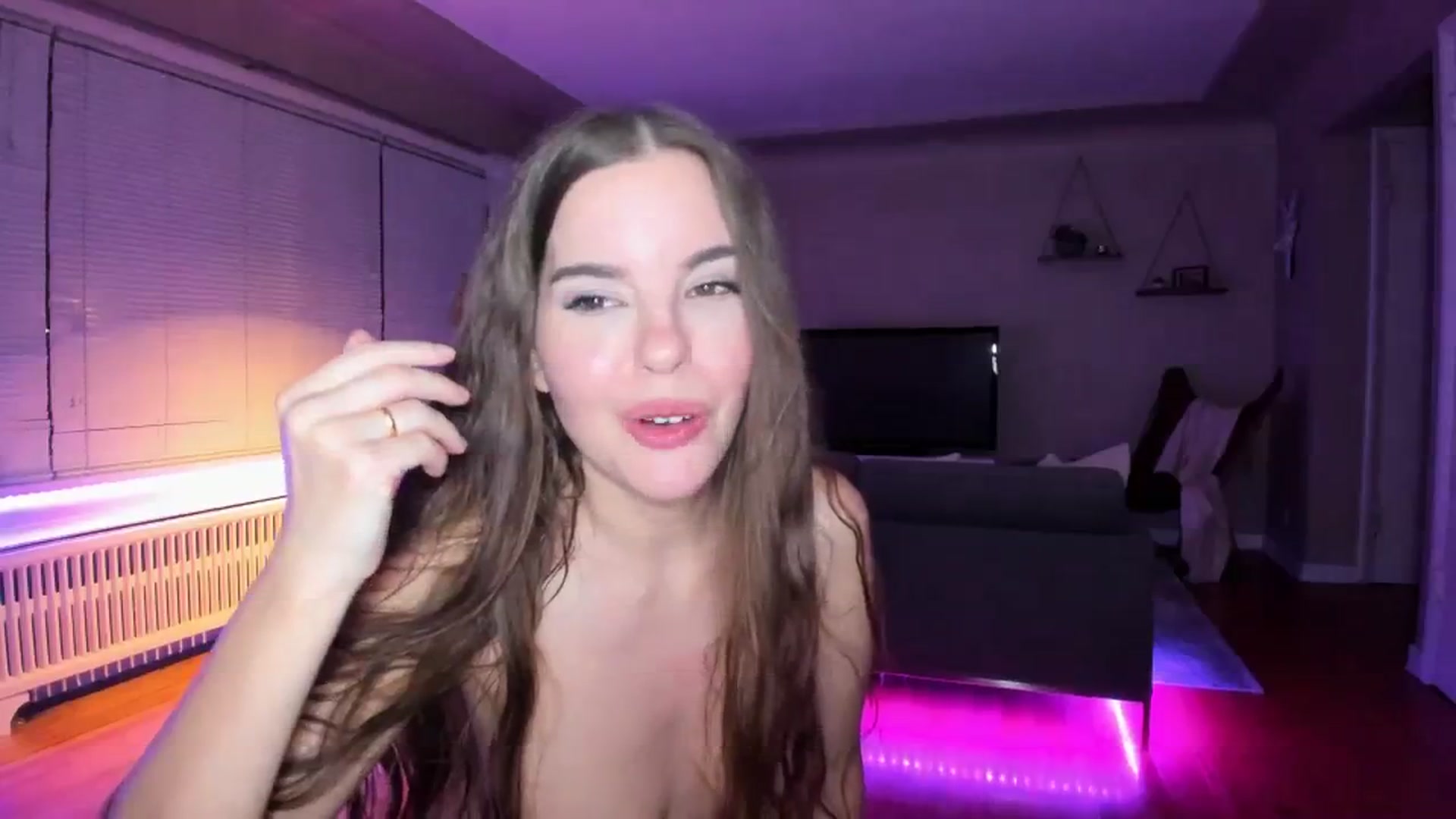 Gallery image thumbnail from KateNova's myfreecams stream on, 08/01/2023, 07:01 image 13 of 20