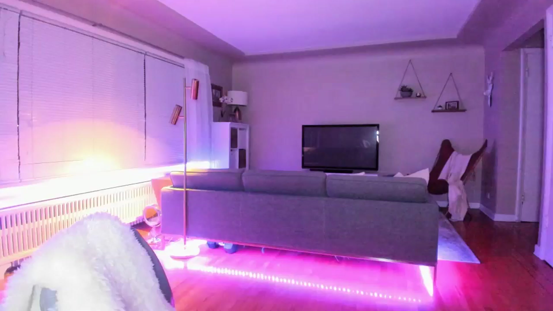 Gallery image thumbnail from KateNova's myfreecams stream on, 08/01/2023, 07:01 image 17 of 20