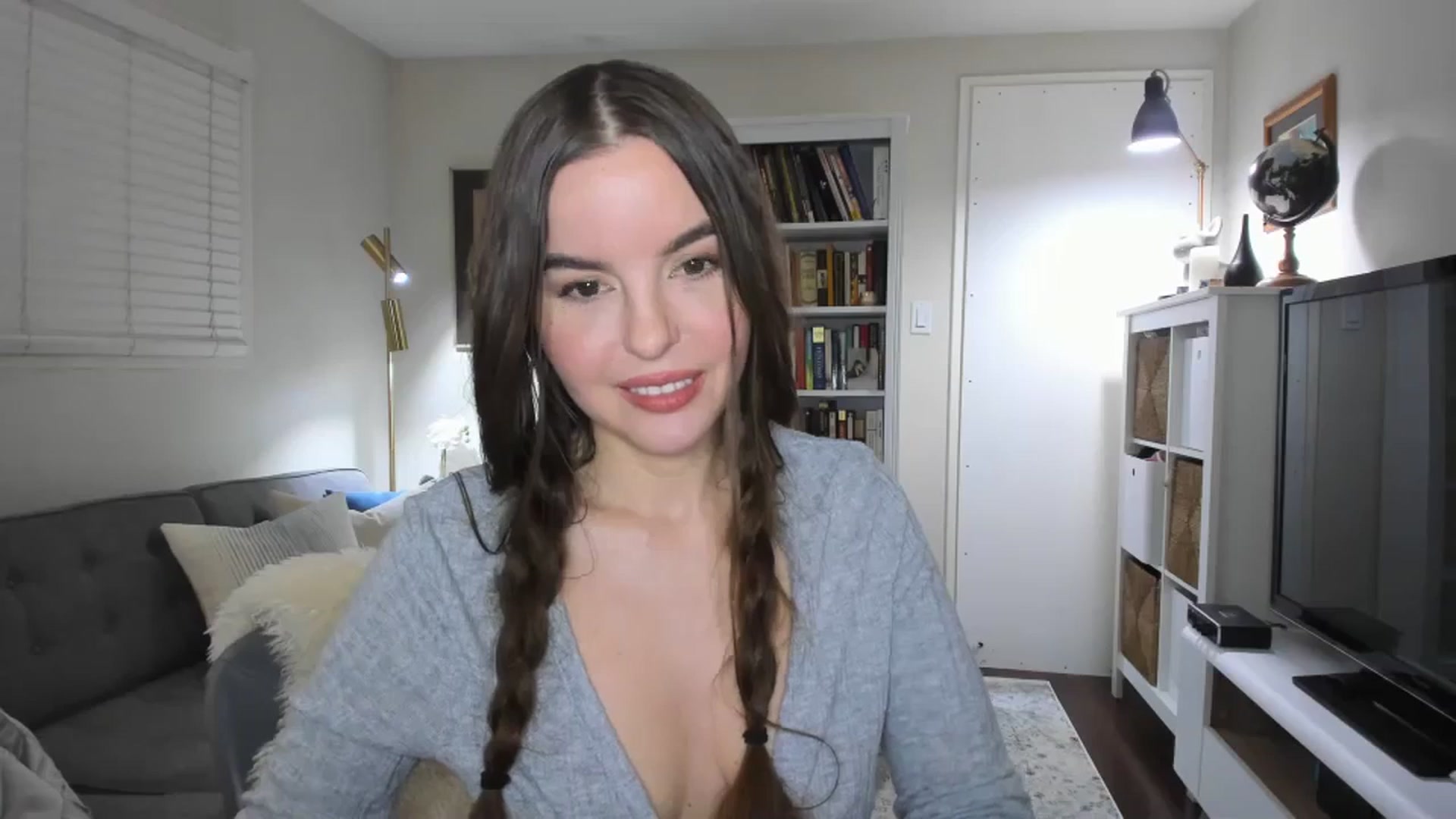 Gallery image thumbnail from KateNova's myfreecams stream on, 12/07/2023, 23:17 image 10 of 20