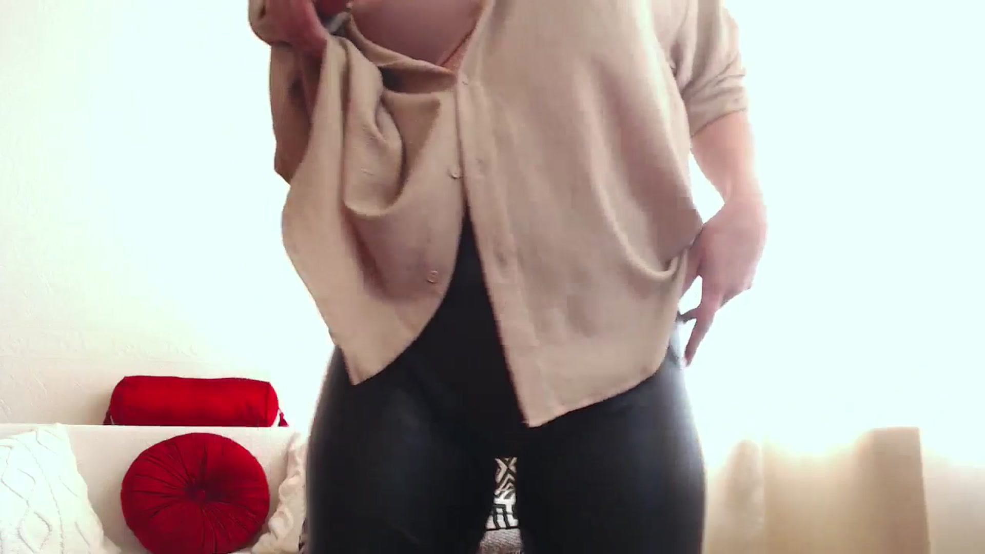 Gallery image thumbnail from KateWinehouse's myfreecams stream on, 03/09/2025, 13:23 image 9 of 20