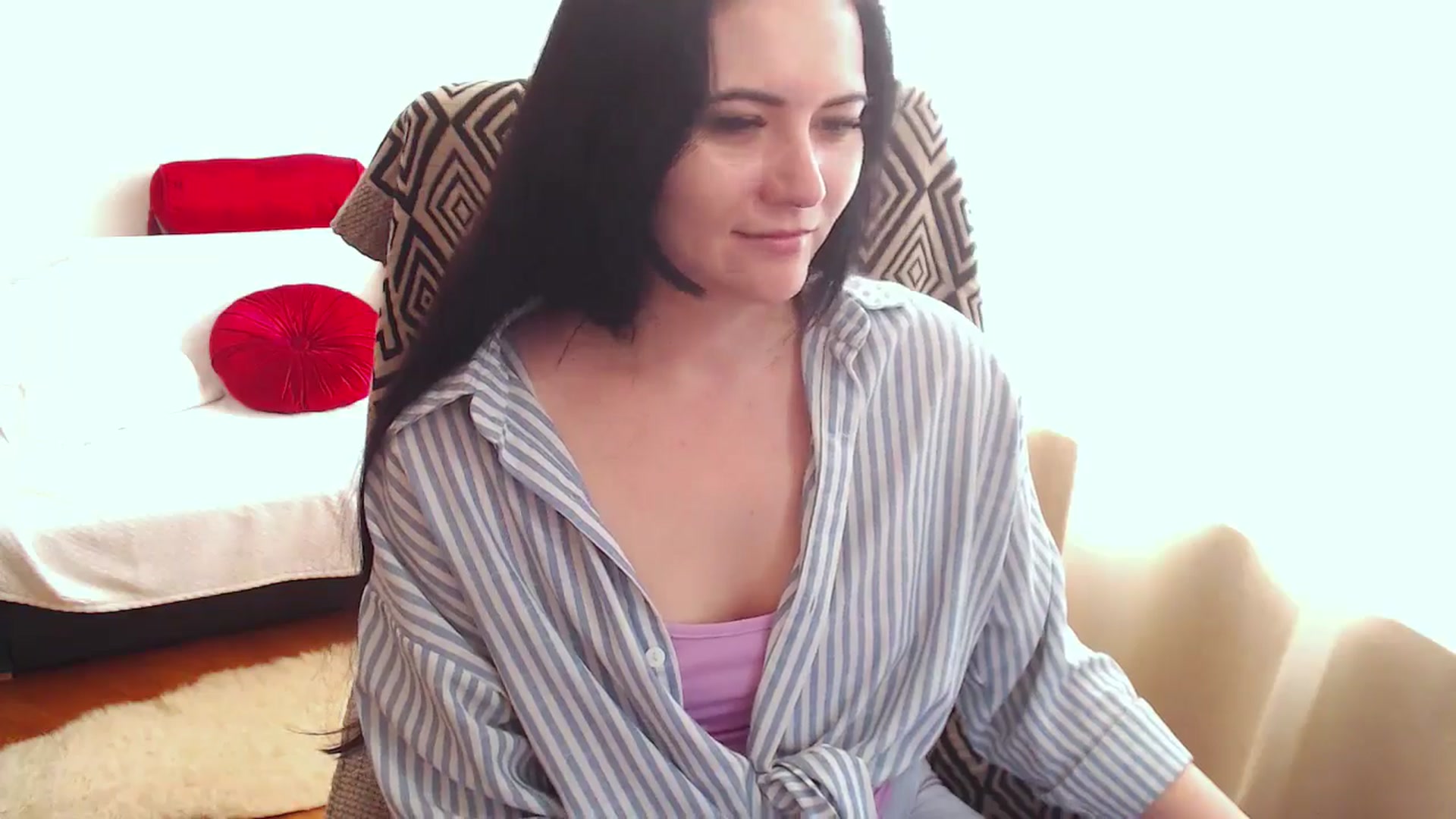 Gallery image thumbnail from KateWinehouse's myfreecams stream on, 04/18/2025, 15:03 image 4 of 20