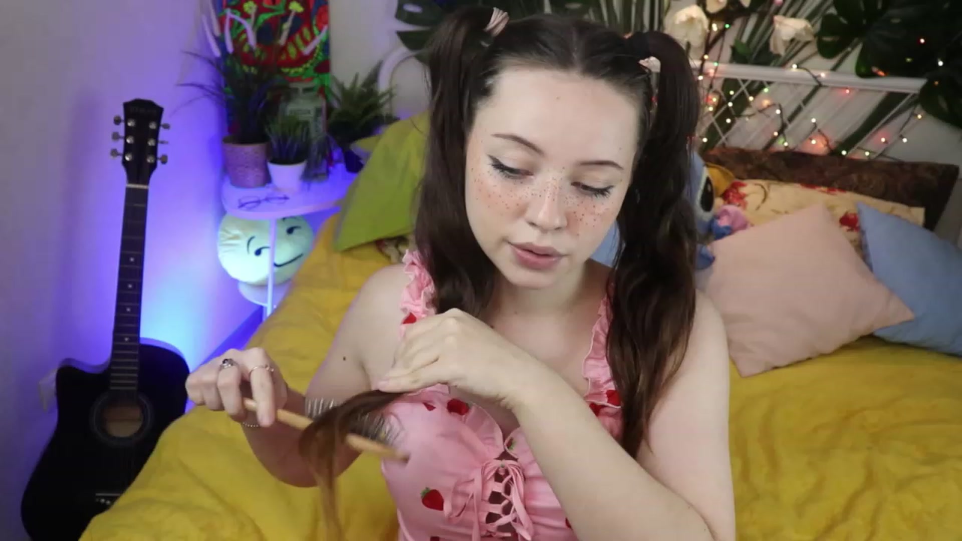 Gallery image thumbnail from Kate_Amourr's myfreecams stream on, 11/18/2022, 08:15 image 13 of 20