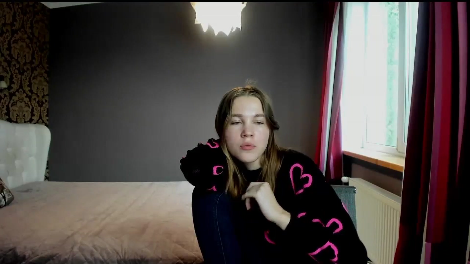 Gallery image thumbnail from Kate_Lewis's myfreecams stream on, 10/08/2023, 11:11 image 17 of 20