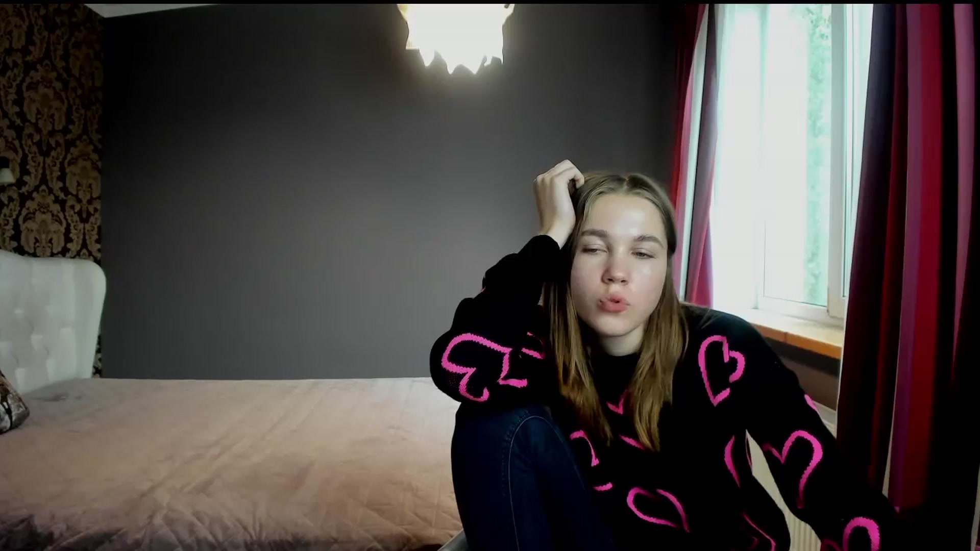Gallery image thumbnail from Kate_Lewis's myfreecams stream on, 10/08/2023, 11:11 image 10 of 20
