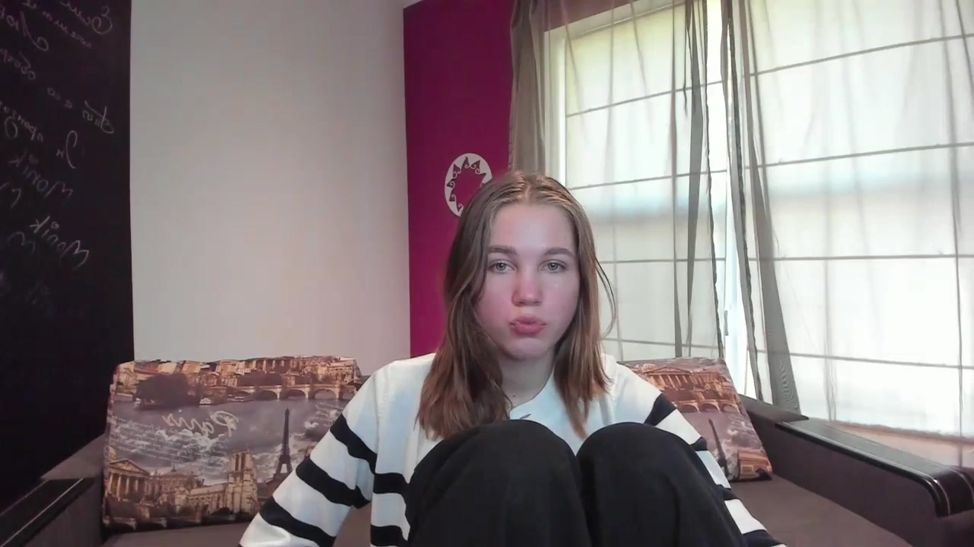 Gallery image thumbnail from Kate_Lewis's myfreecams stream on, 10/15/2023, 10:04 image 20 of 20