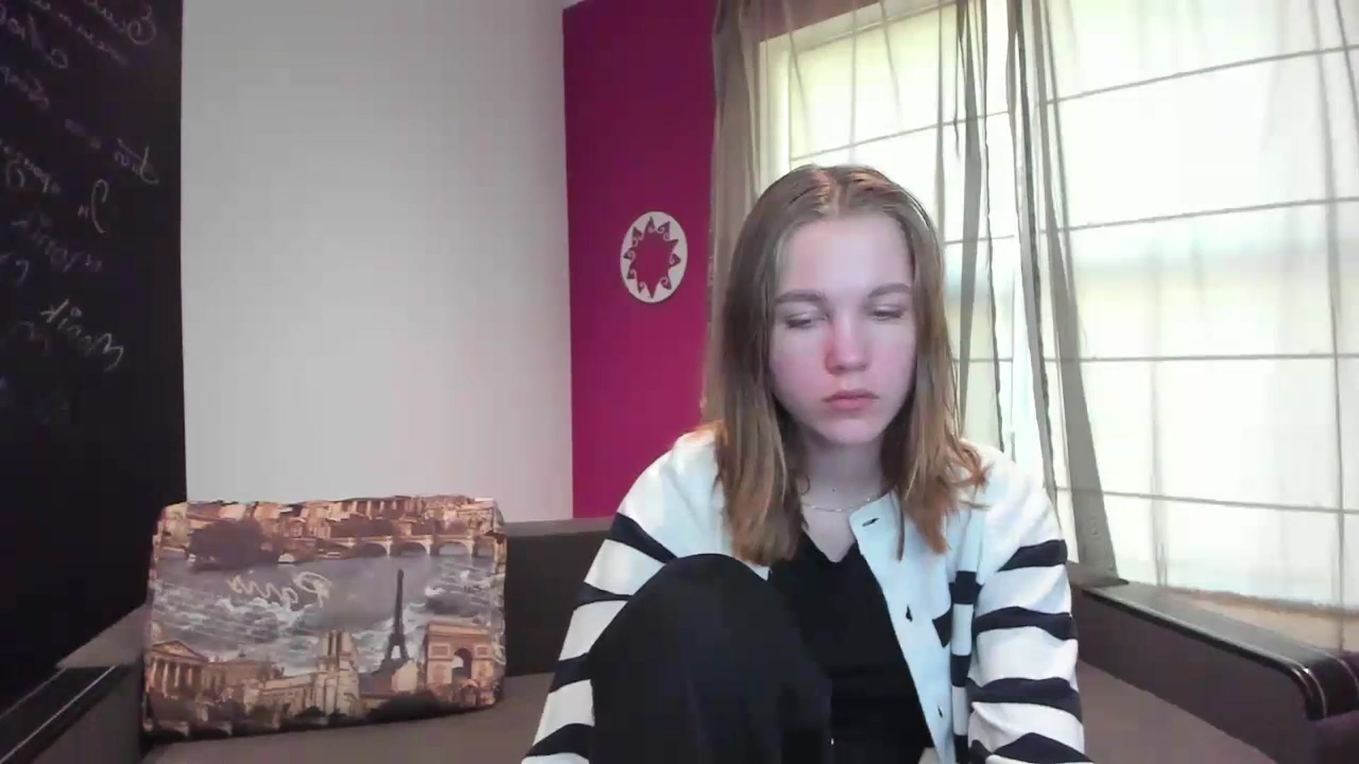 Gallery image thumbnail from Kate_Lewis's myfreecams stream on, 10/15/2023, 11:07 image 15 of 20