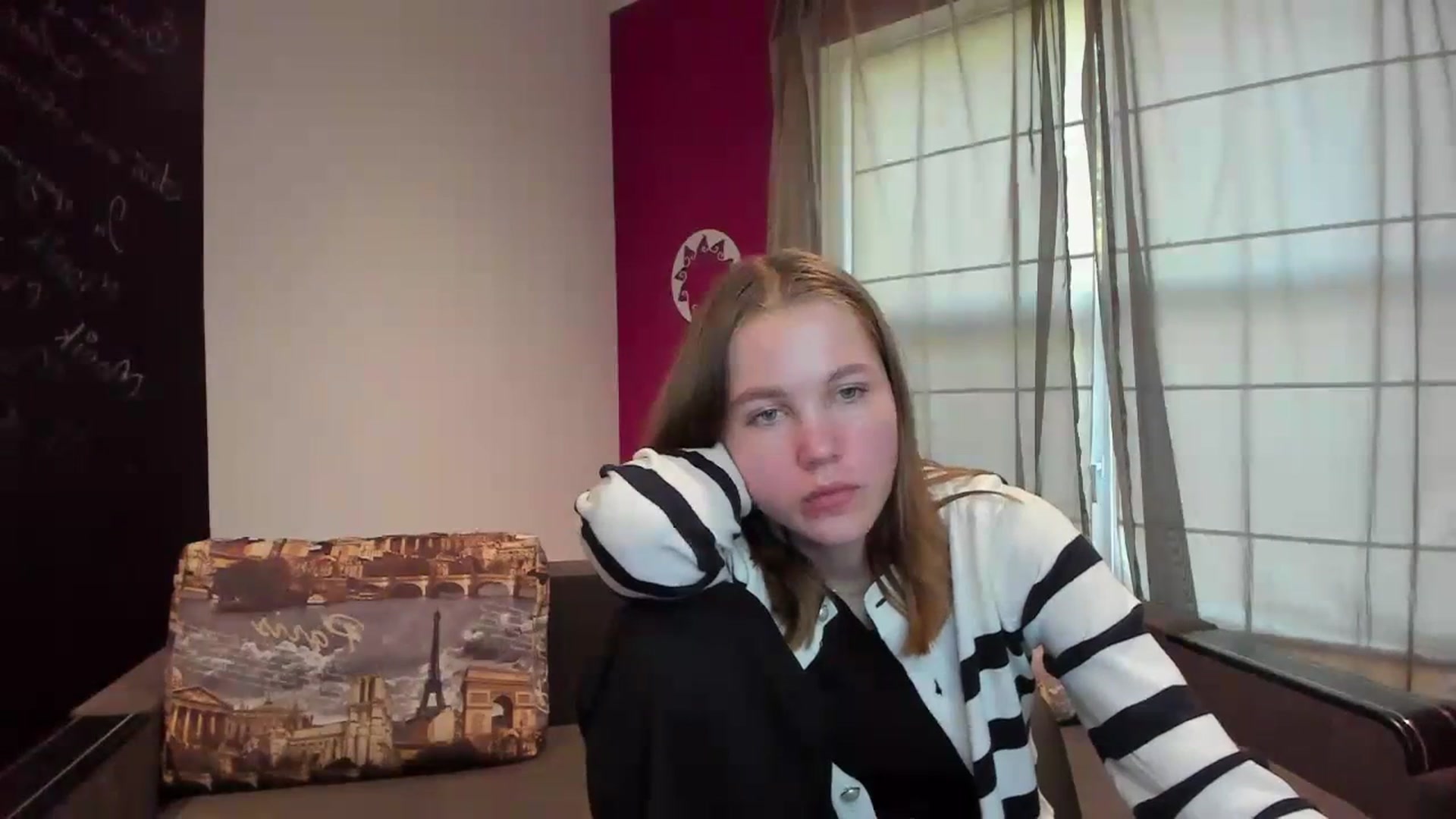Gallery image thumbnail from Kate_Lewis's myfreecams stream on, 10/15/2023, 11:58 image 13 of 20