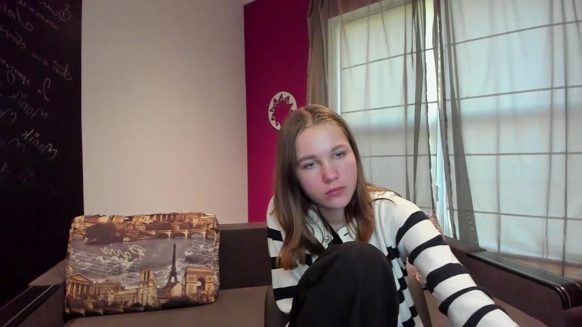 Gallery image thumbnail from Kate_Lewis's myfreecams stream on, 10/15/2023, 11:58 image 17 of 20