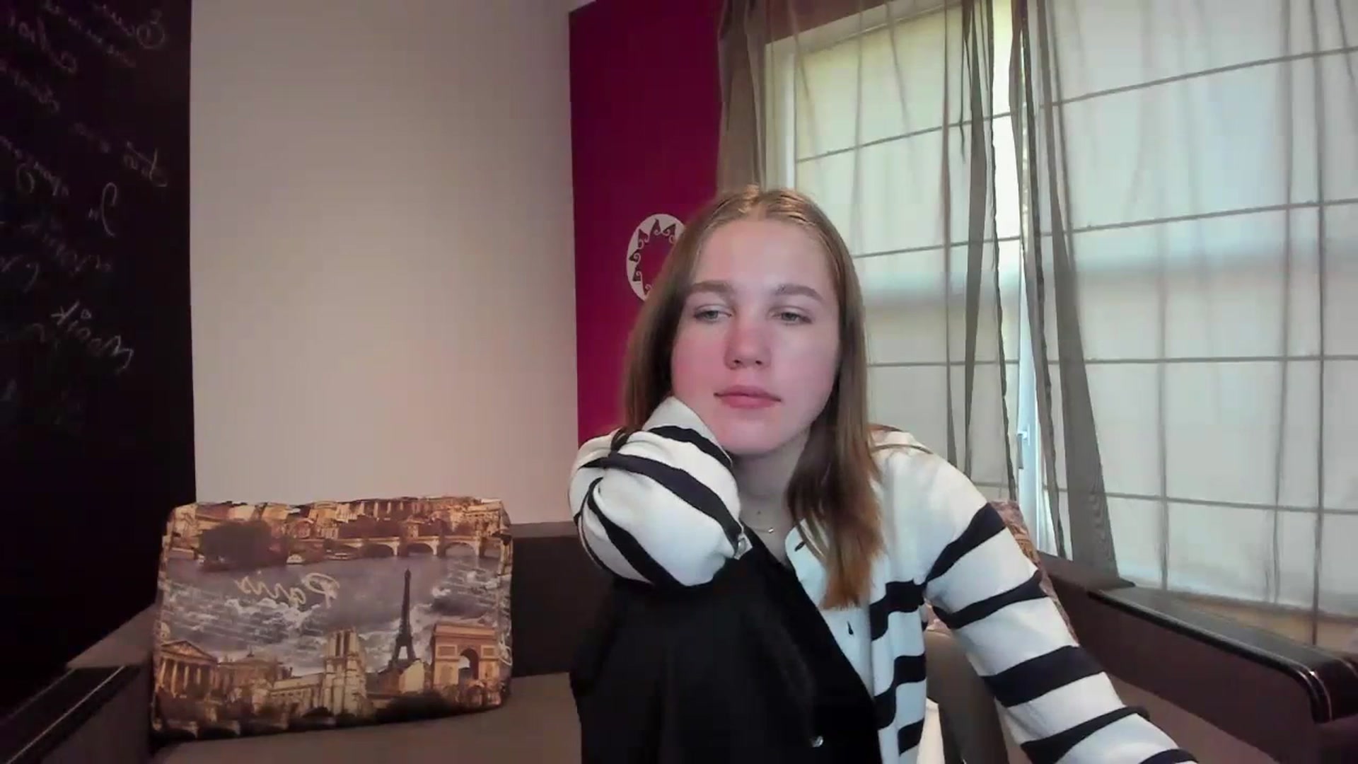 Gallery image thumbnail from Kate_Lewis's myfreecams stream on, 10/15/2023, 11:58 image 10 of 20